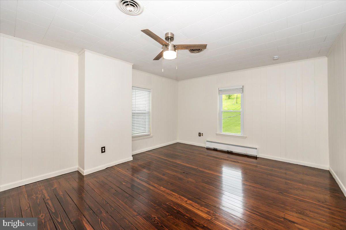 SANDYHOOK - Residential Lease