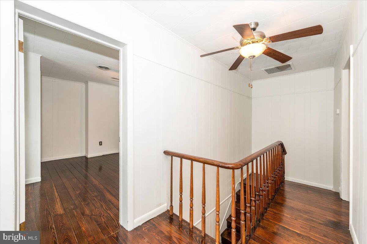 SANDYHOOK - Residential Lease