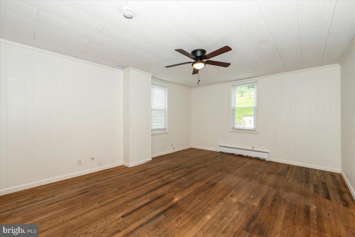 SANDYHOOK - Residential Lease