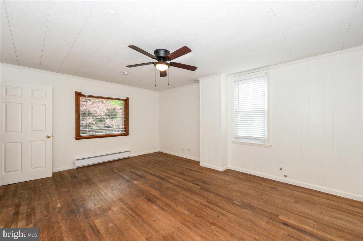 SANDYHOOK - Residential Lease