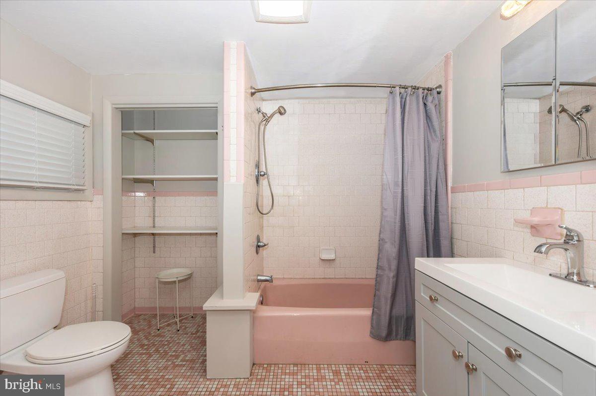 SANDYHOOK - Residential Lease