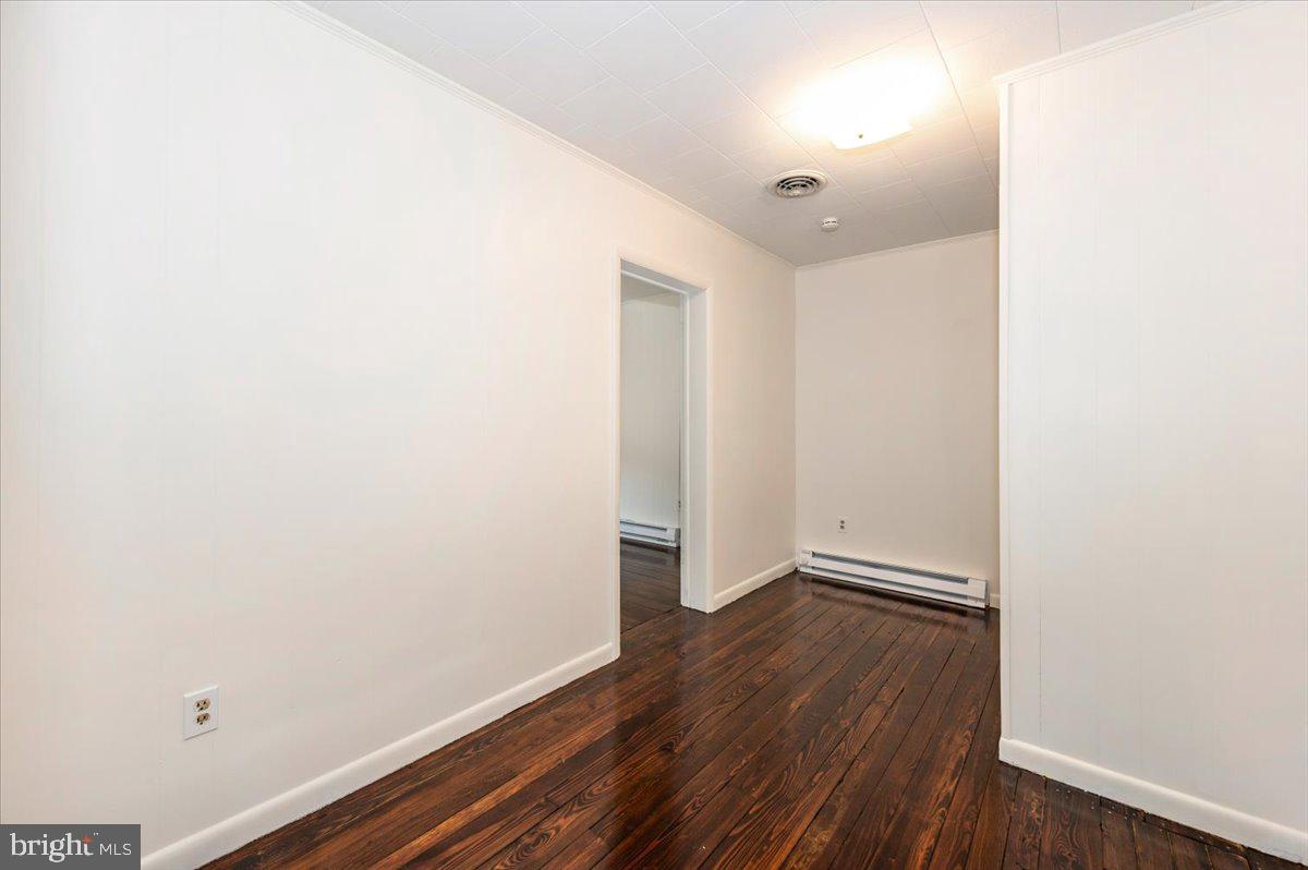 SANDYHOOK - Residential Lease