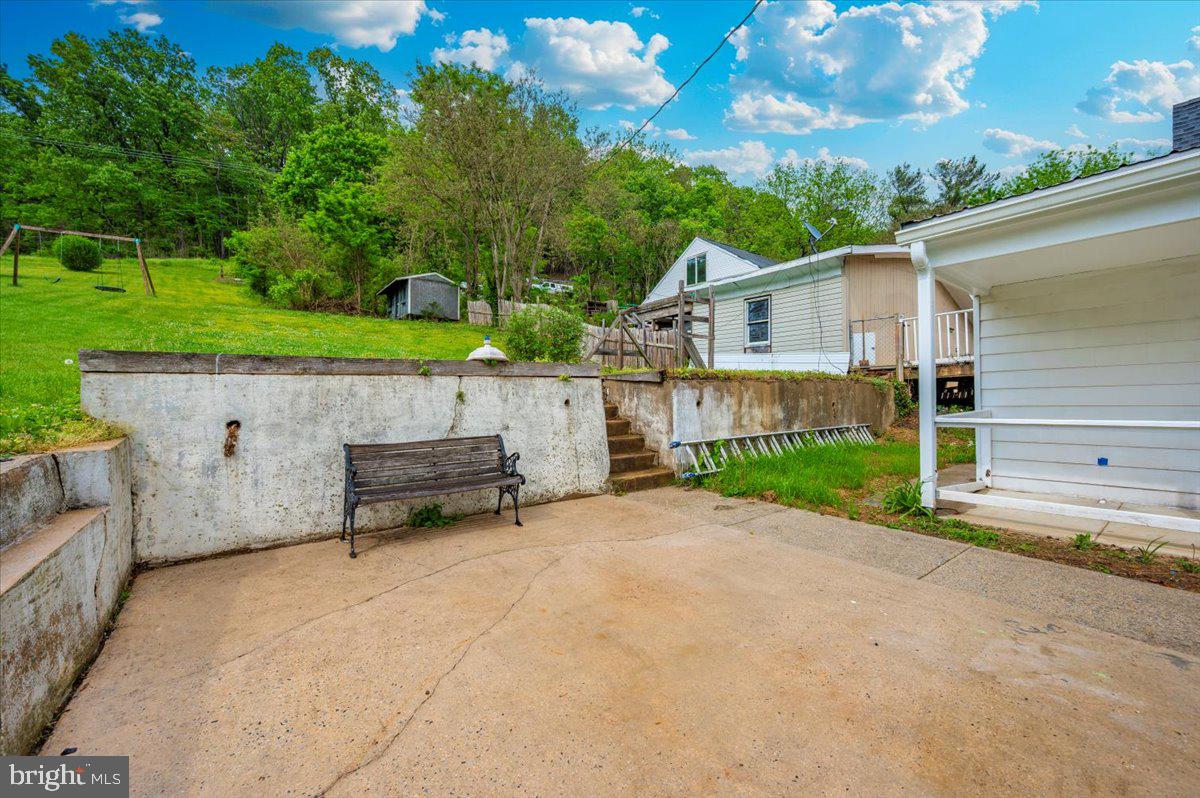 SANDYHOOK - Residential Lease