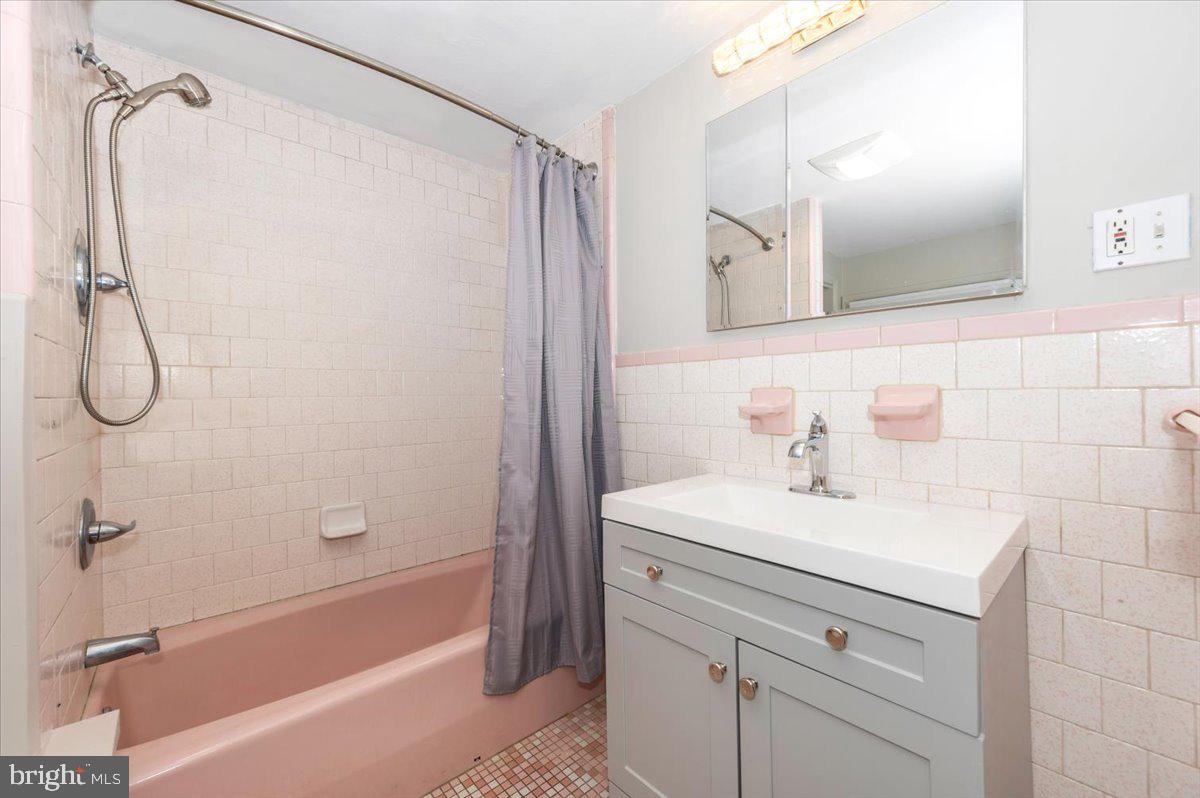 SANDYHOOK - Residential Lease