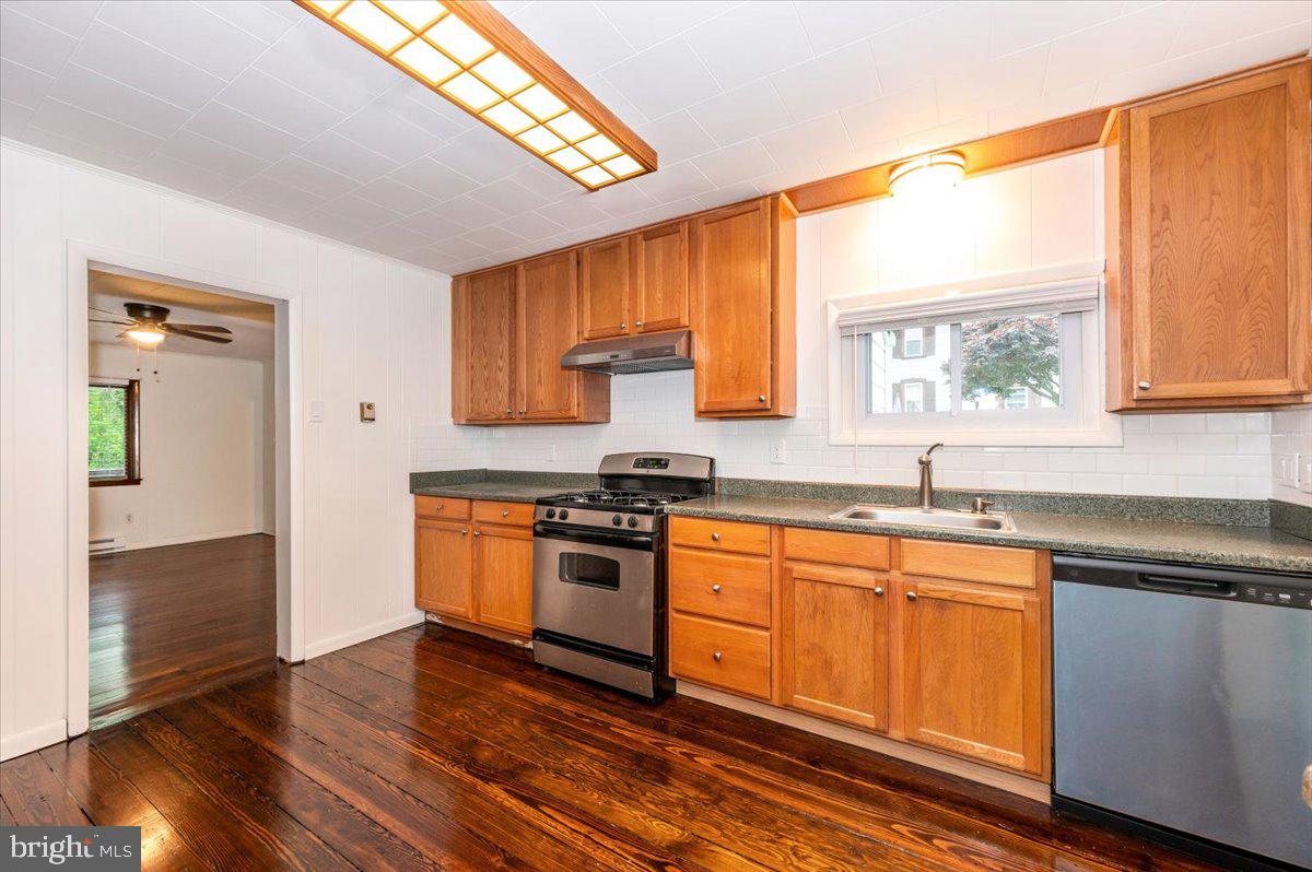 SANDYHOOK - Residential Lease