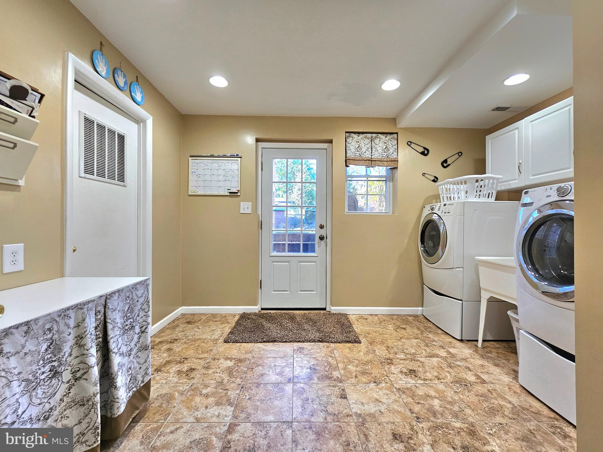 STRATFORD LANDING - Residential Lease