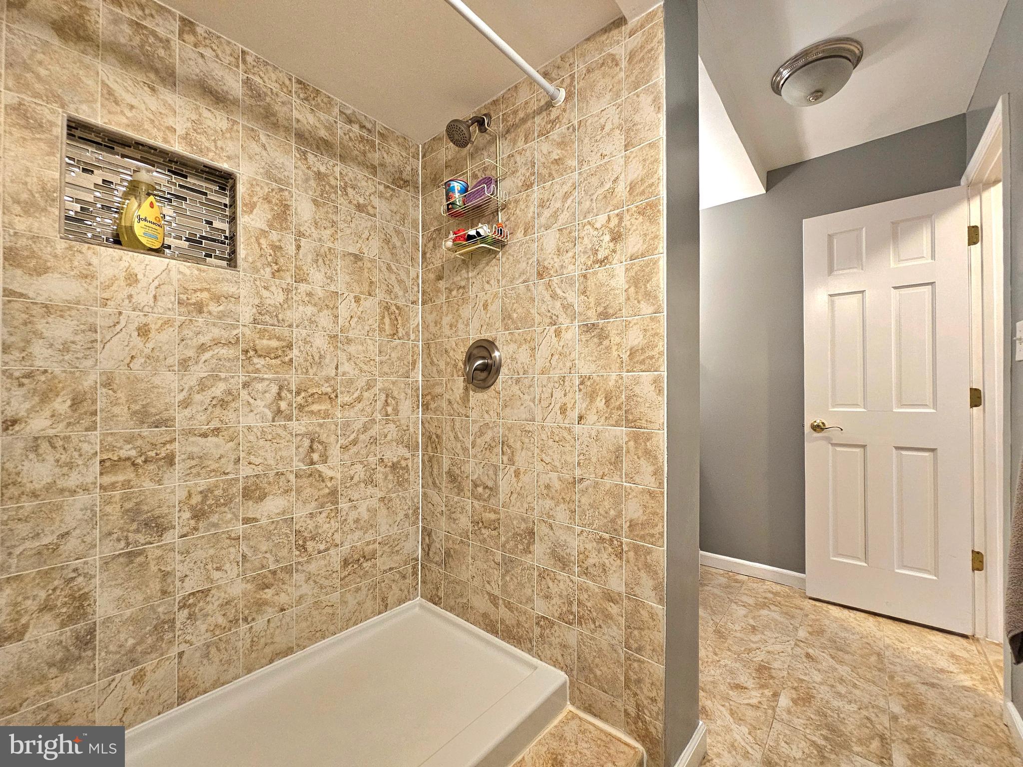 STRATFORD LANDING - Residential Lease