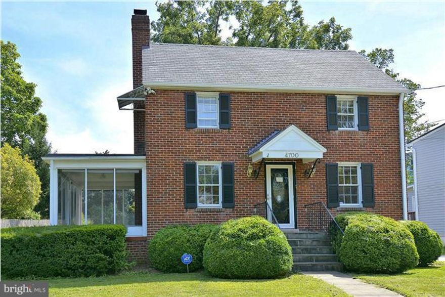 Wonderful Property in a desirable neighborhood! Location, Location, Location!!  Has been well cared for by its current owner...Property will sell fast.