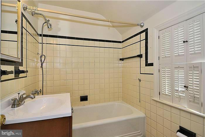 GLENBROOK VILLAGE - Residential