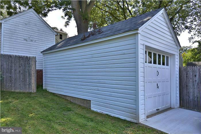 GLENBROOK VILLAGE - Residential