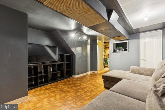 WEST OAK LANE - Residential