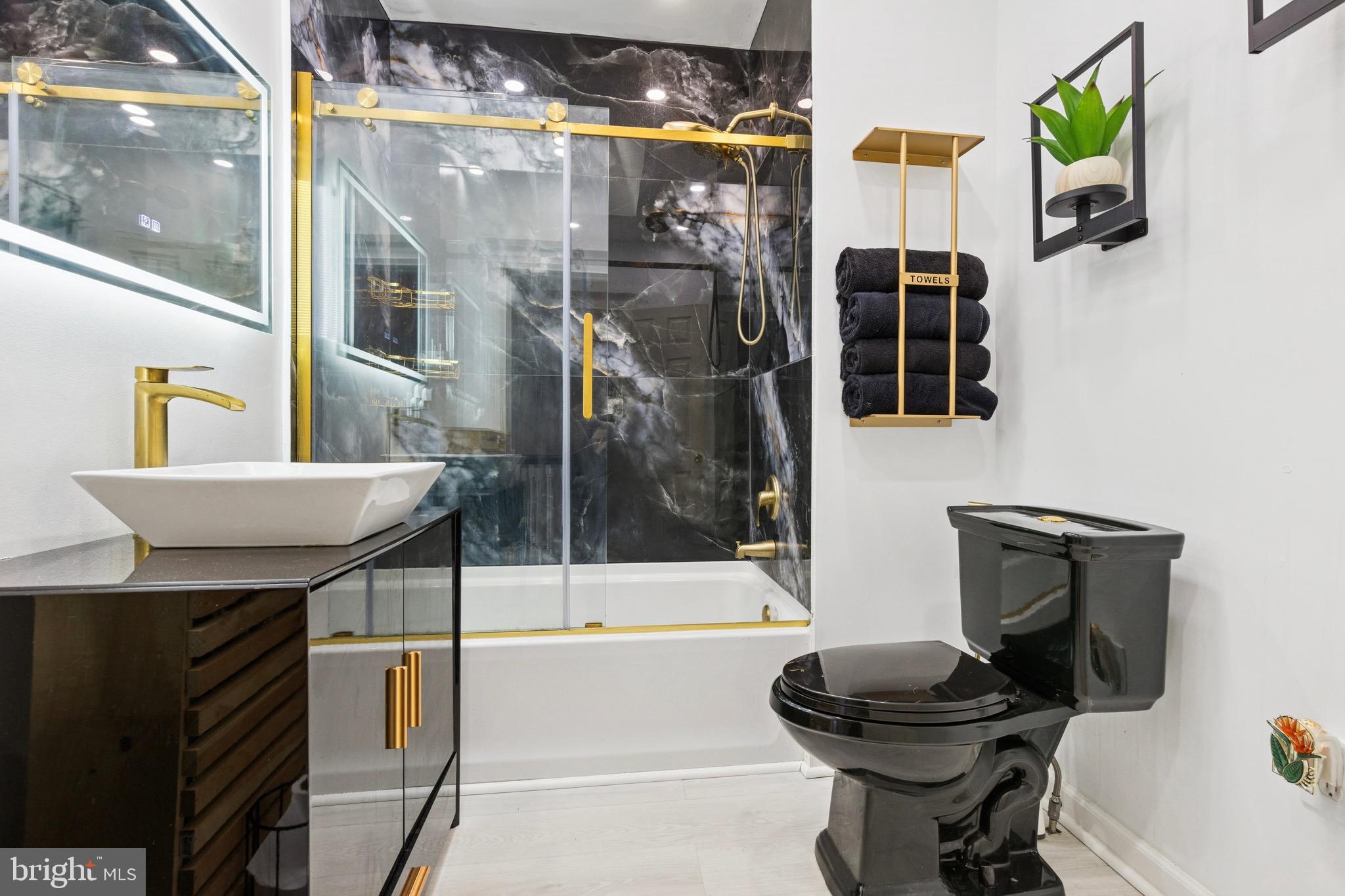 WEST OAK LANE - Residential