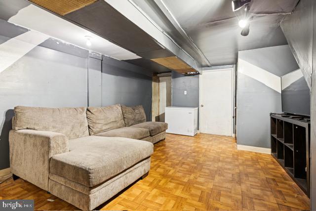 WEST OAK LANE - Residential