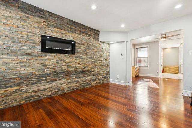 WEST OAK LANE - Residential