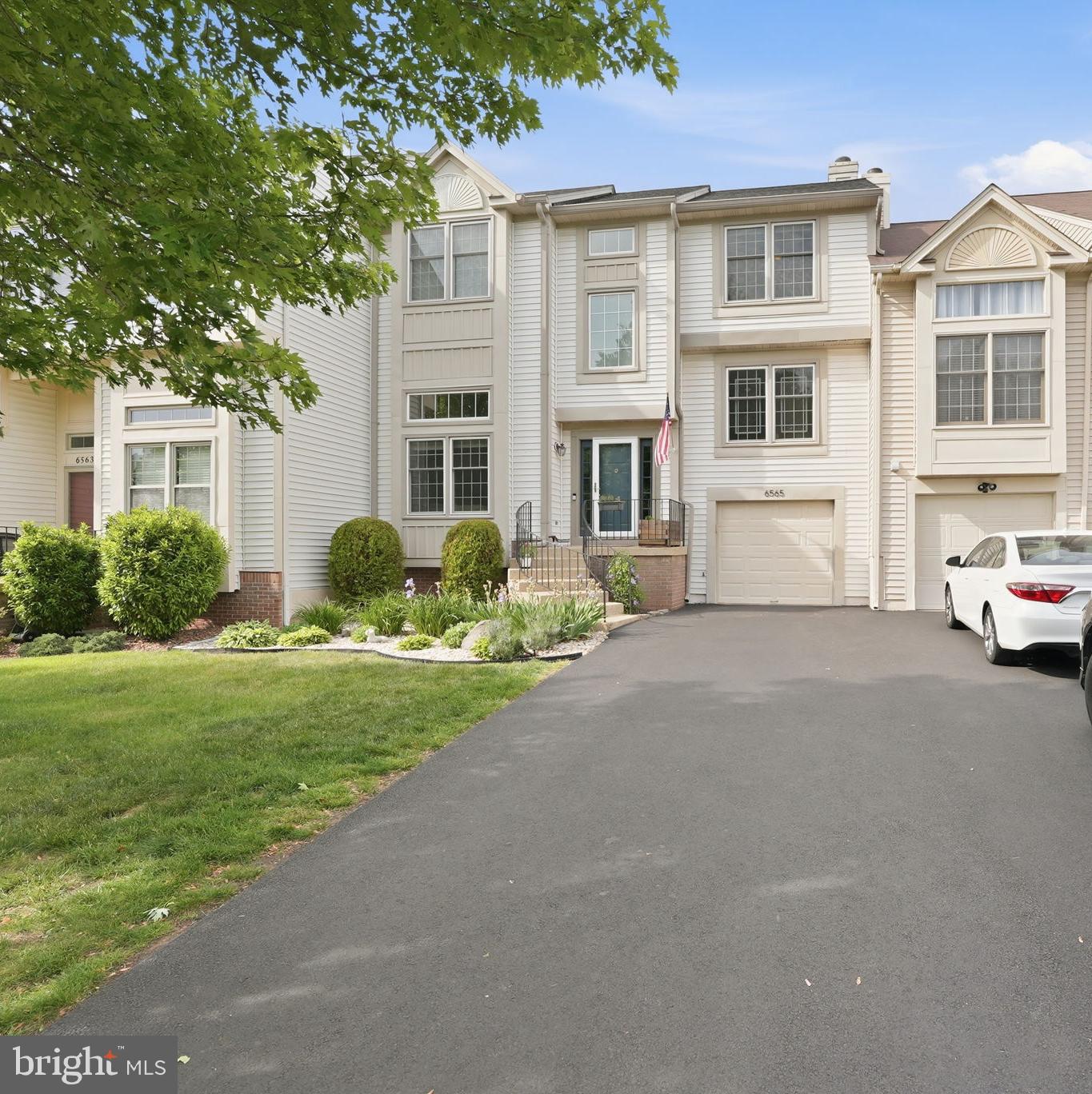 6565 PALISADES DRIVE