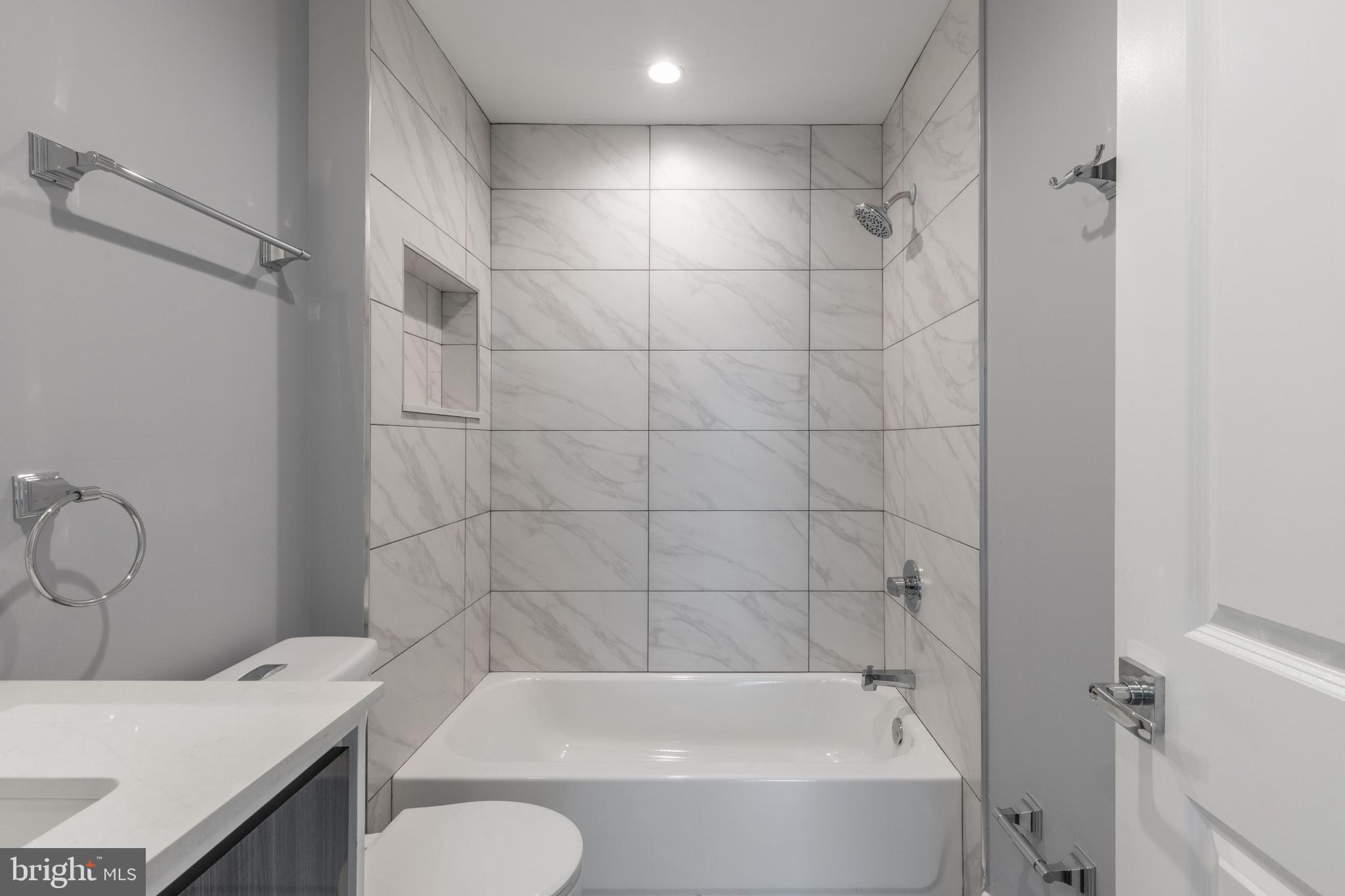 OLDE KENSINGTON - Residential Lease