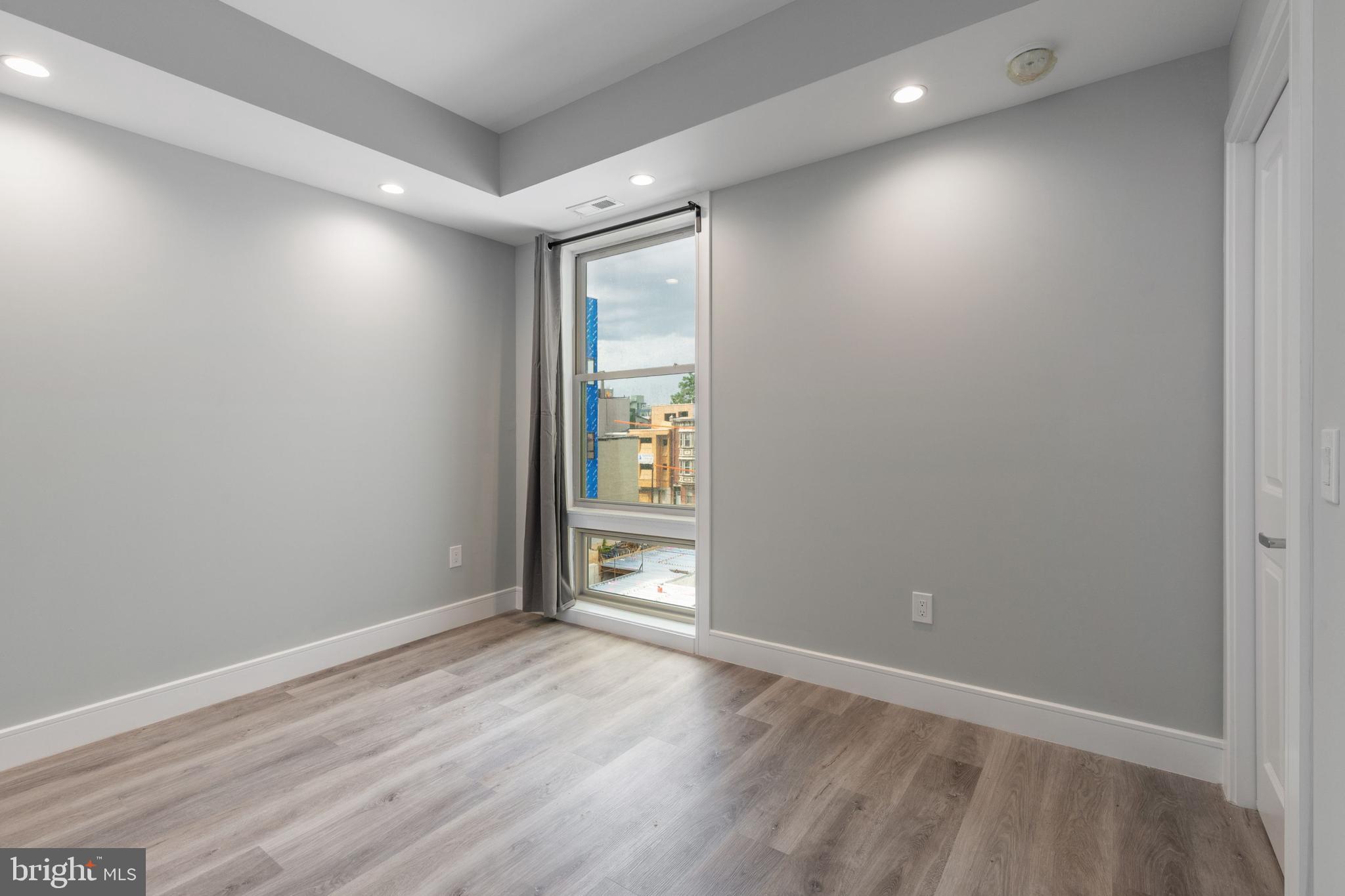 OLDE KENSINGTON - Residential Lease