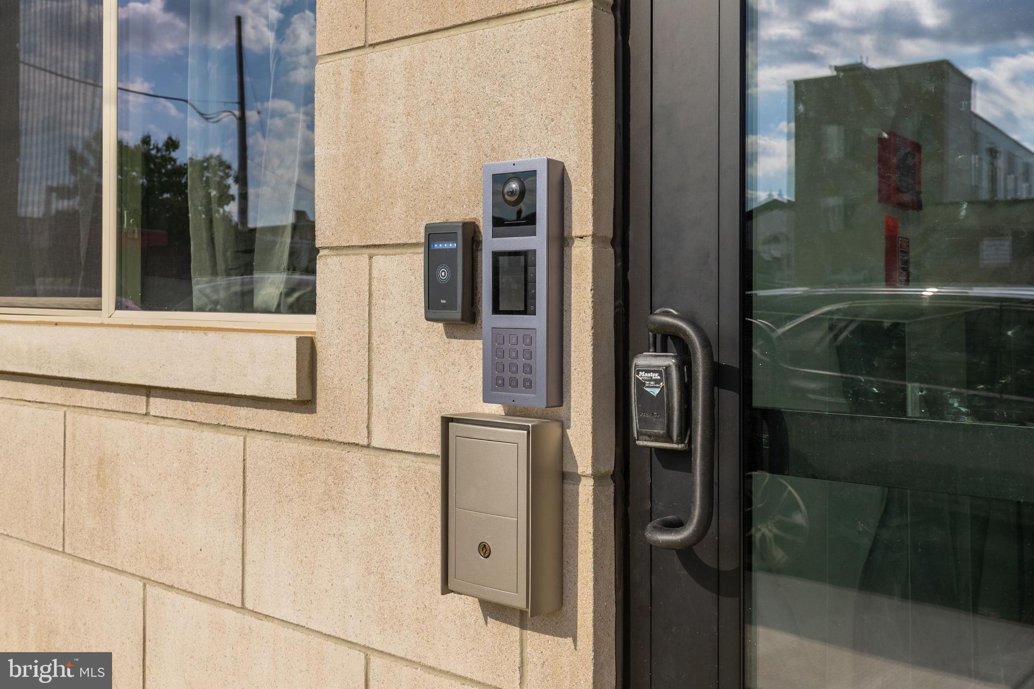 OLDE KENSINGTON - Residential Lease