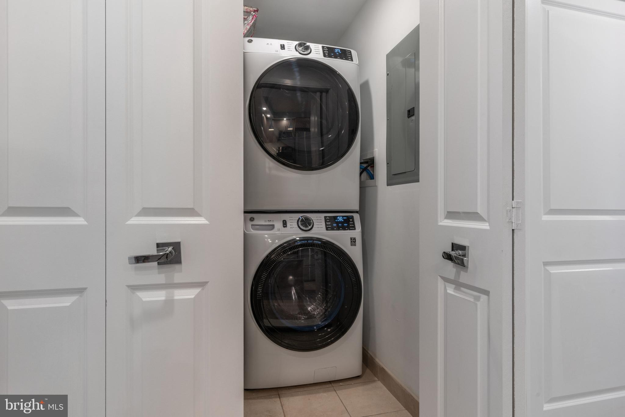 OLDE KENSINGTON - Residential Lease