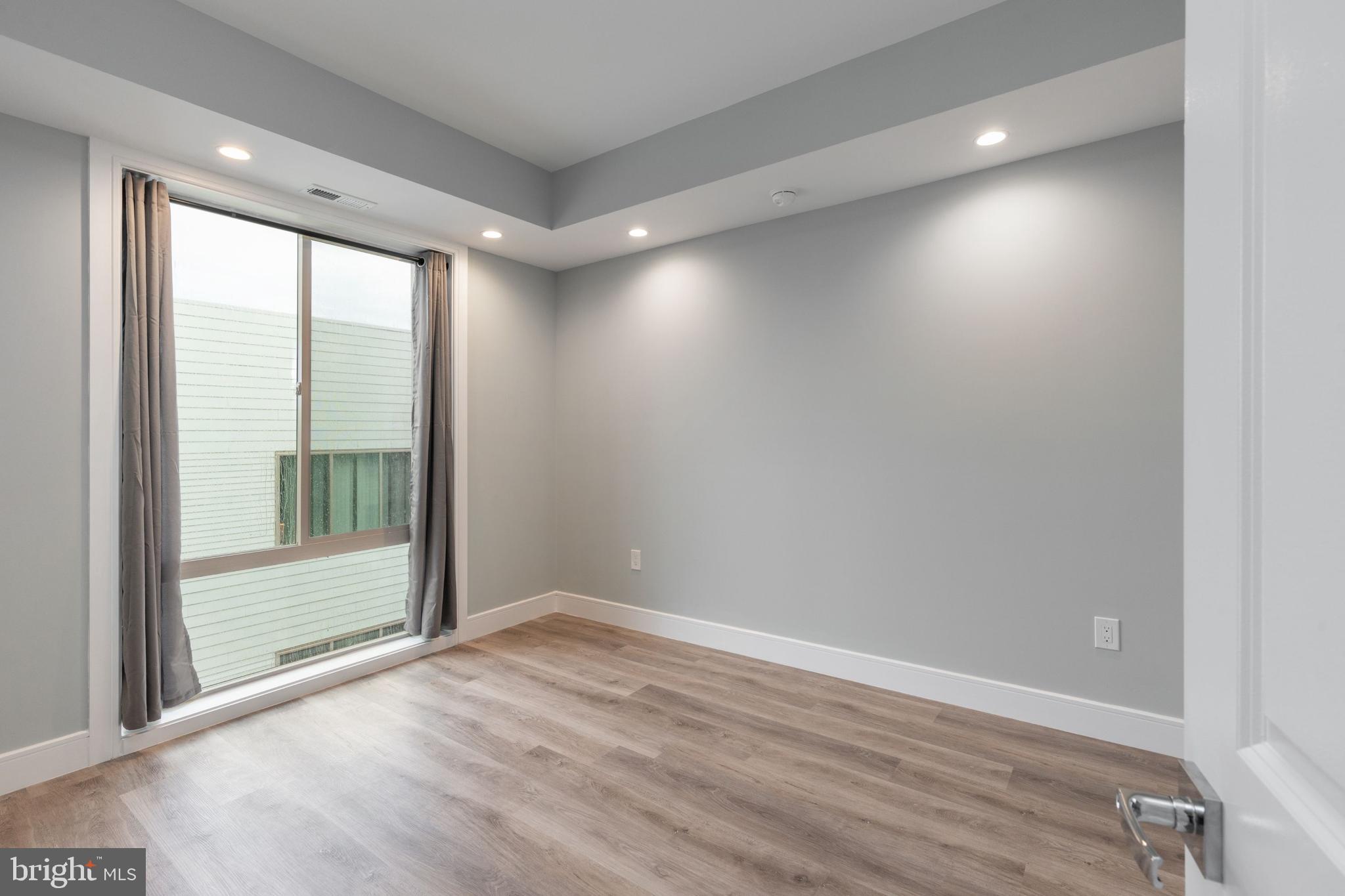 OLDE KENSINGTON - Residential Lease