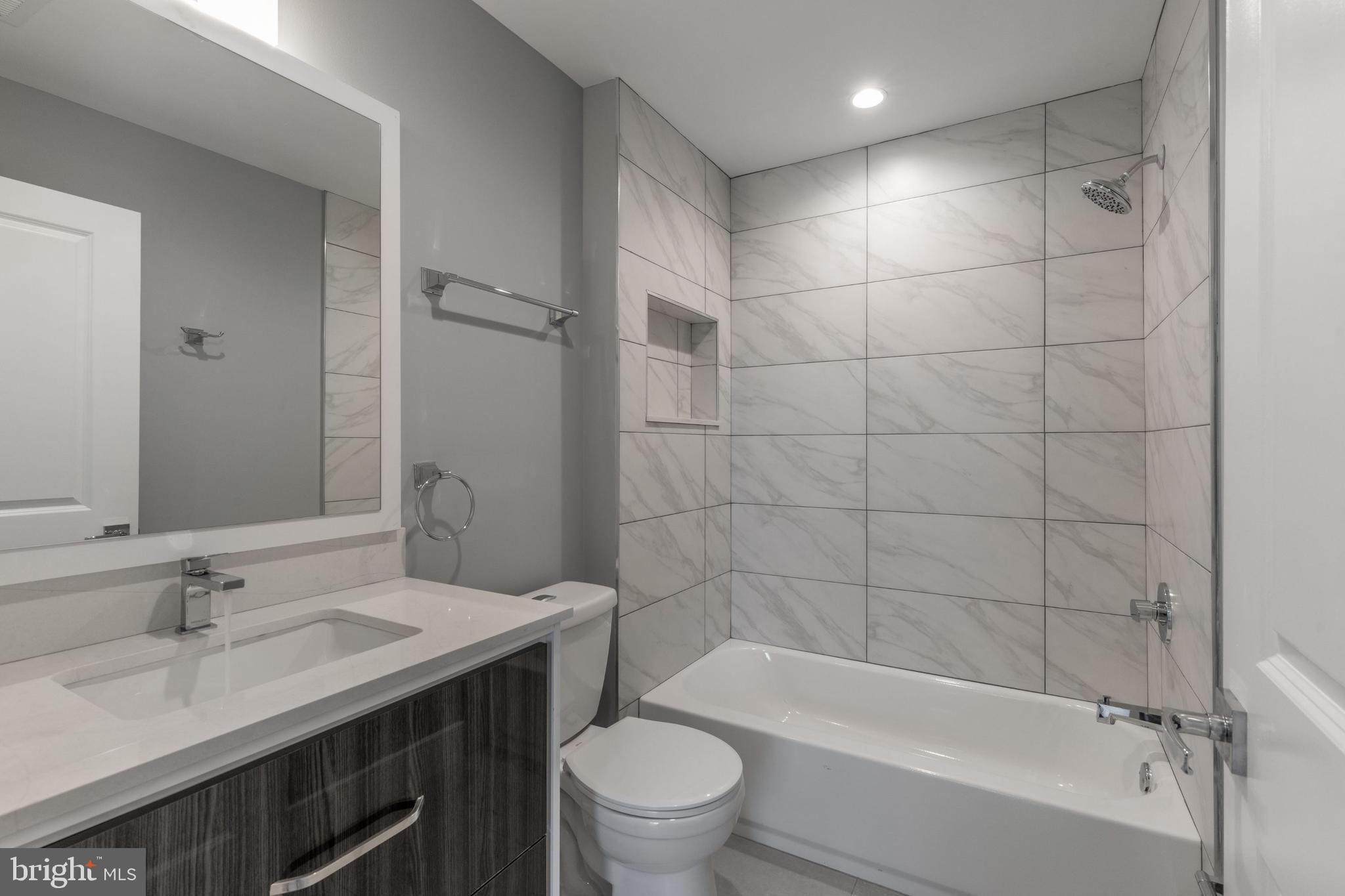 OLDE KENSINGTON - Residential Lease