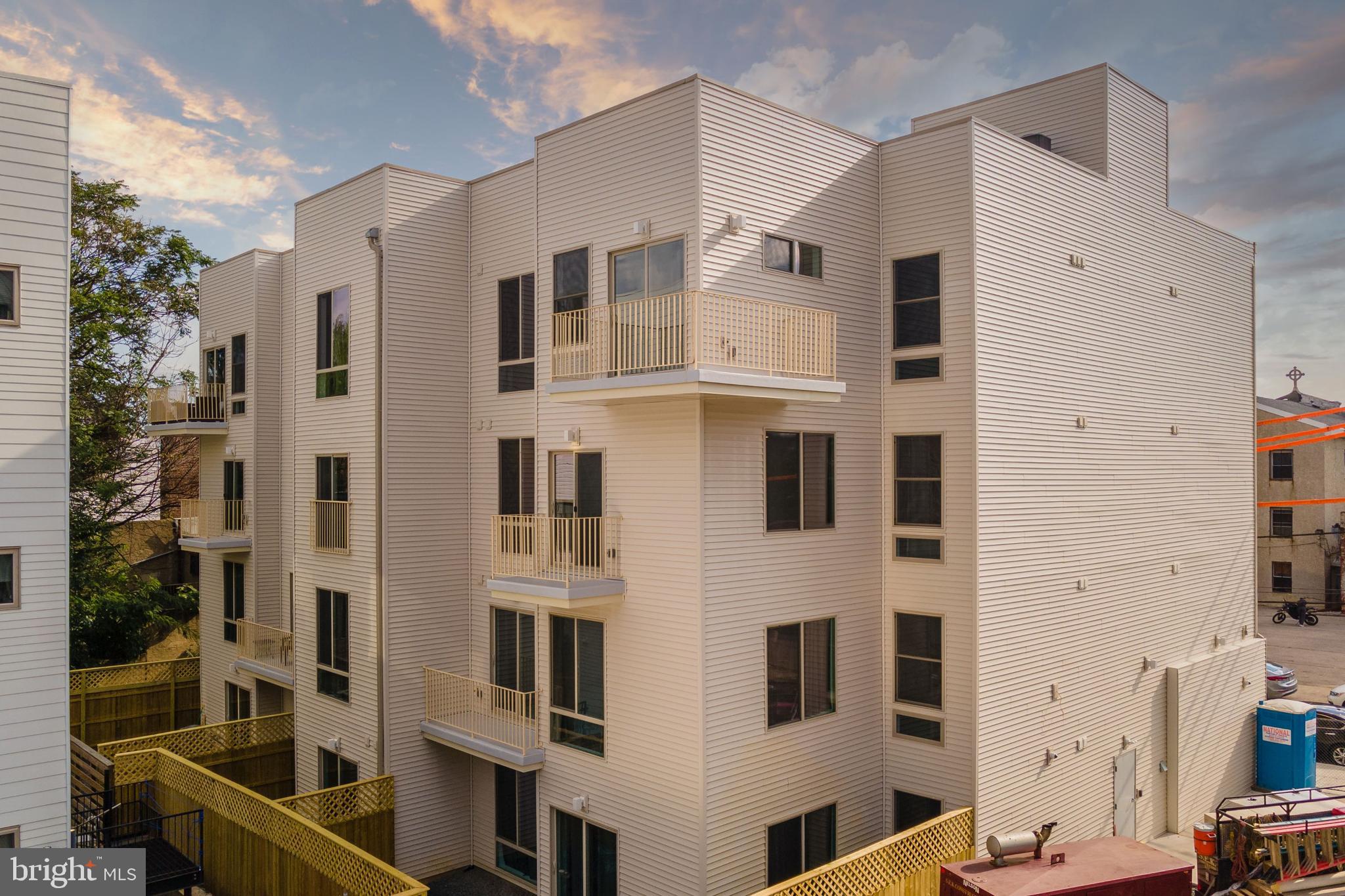 OLDE KENSINGTON - Residential Lease