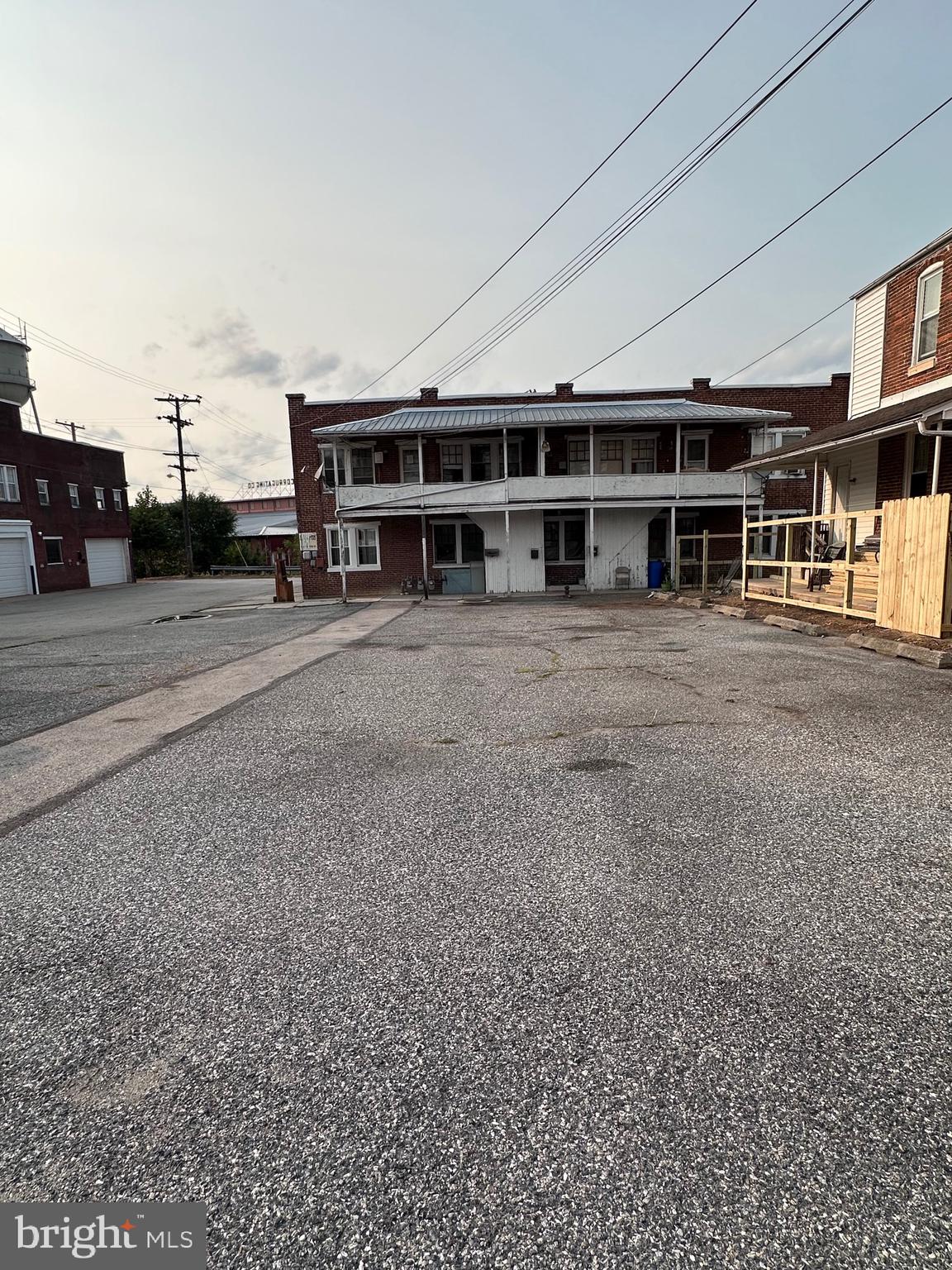 1461 W KING STREET 1463 LEASE