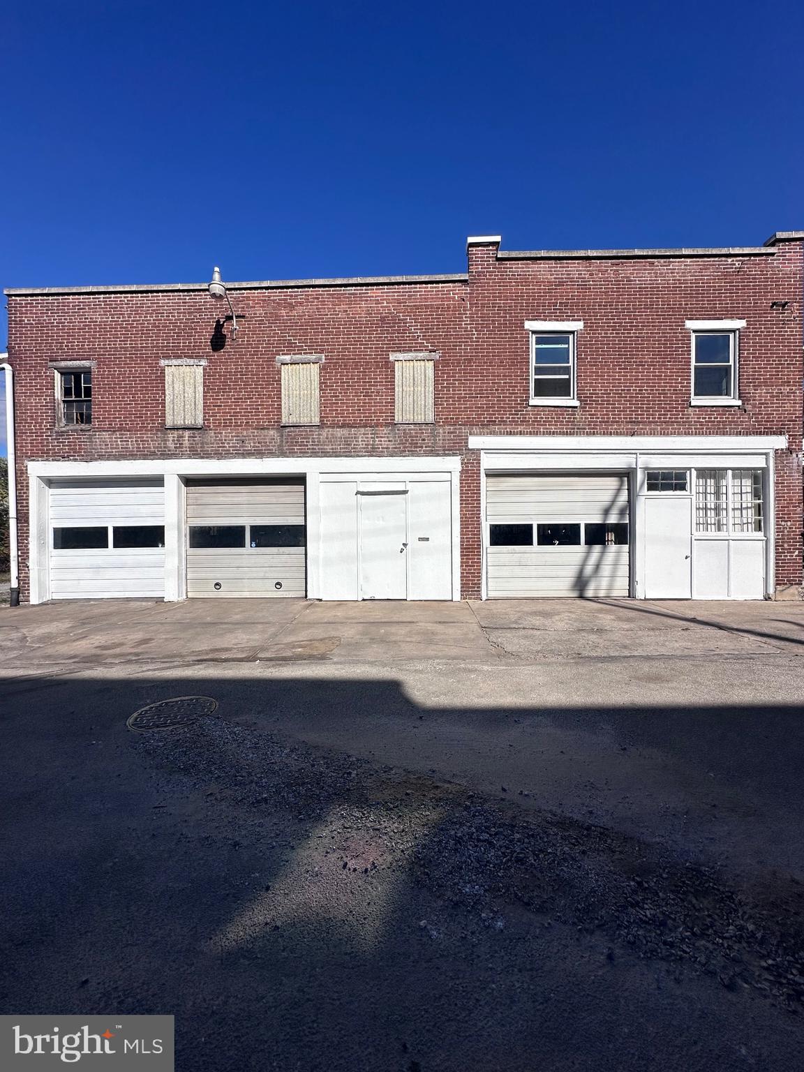1461 W KING STREET 1463 LEASE