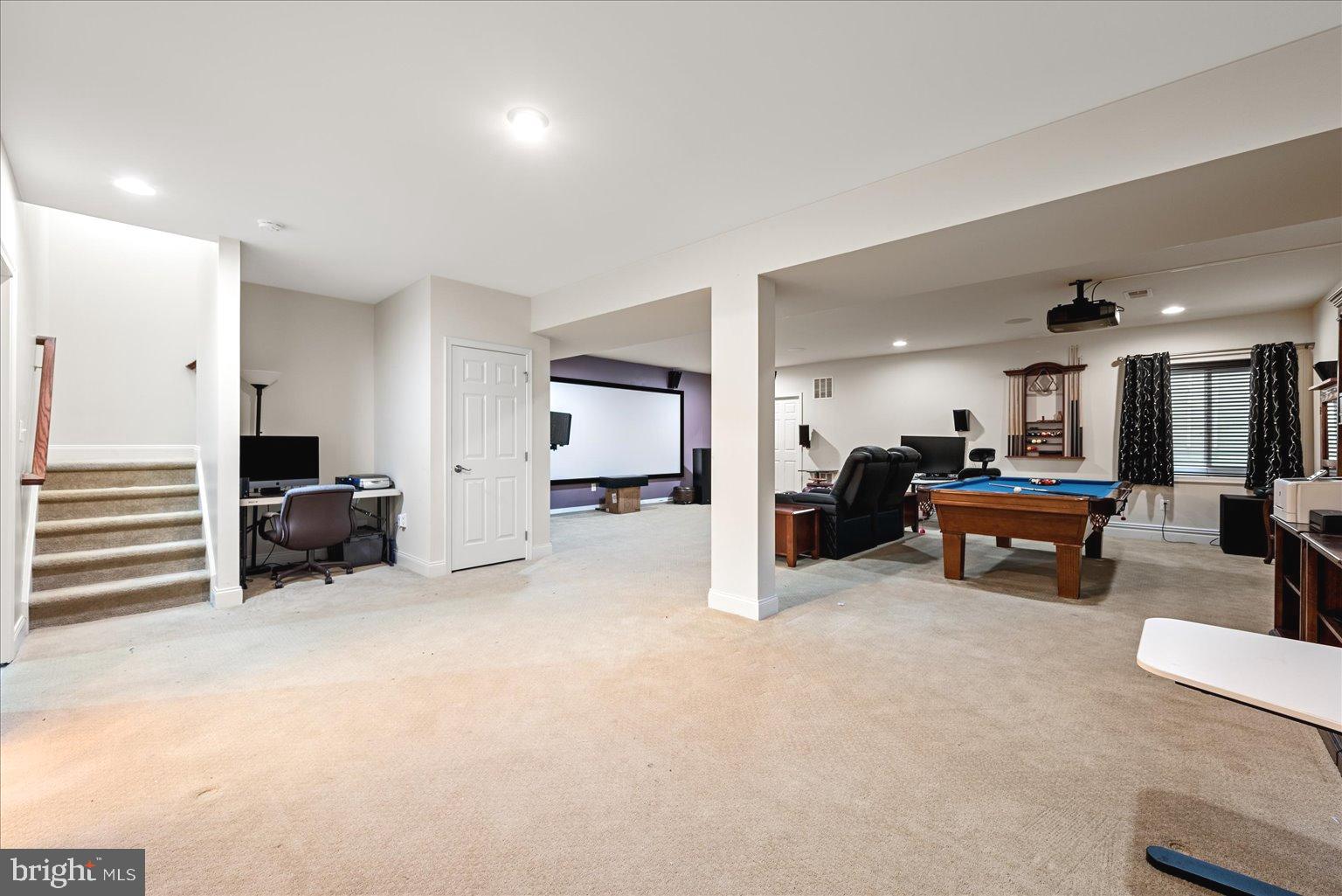 LOUDOUN VALLEY ESTATES 2 - Residential