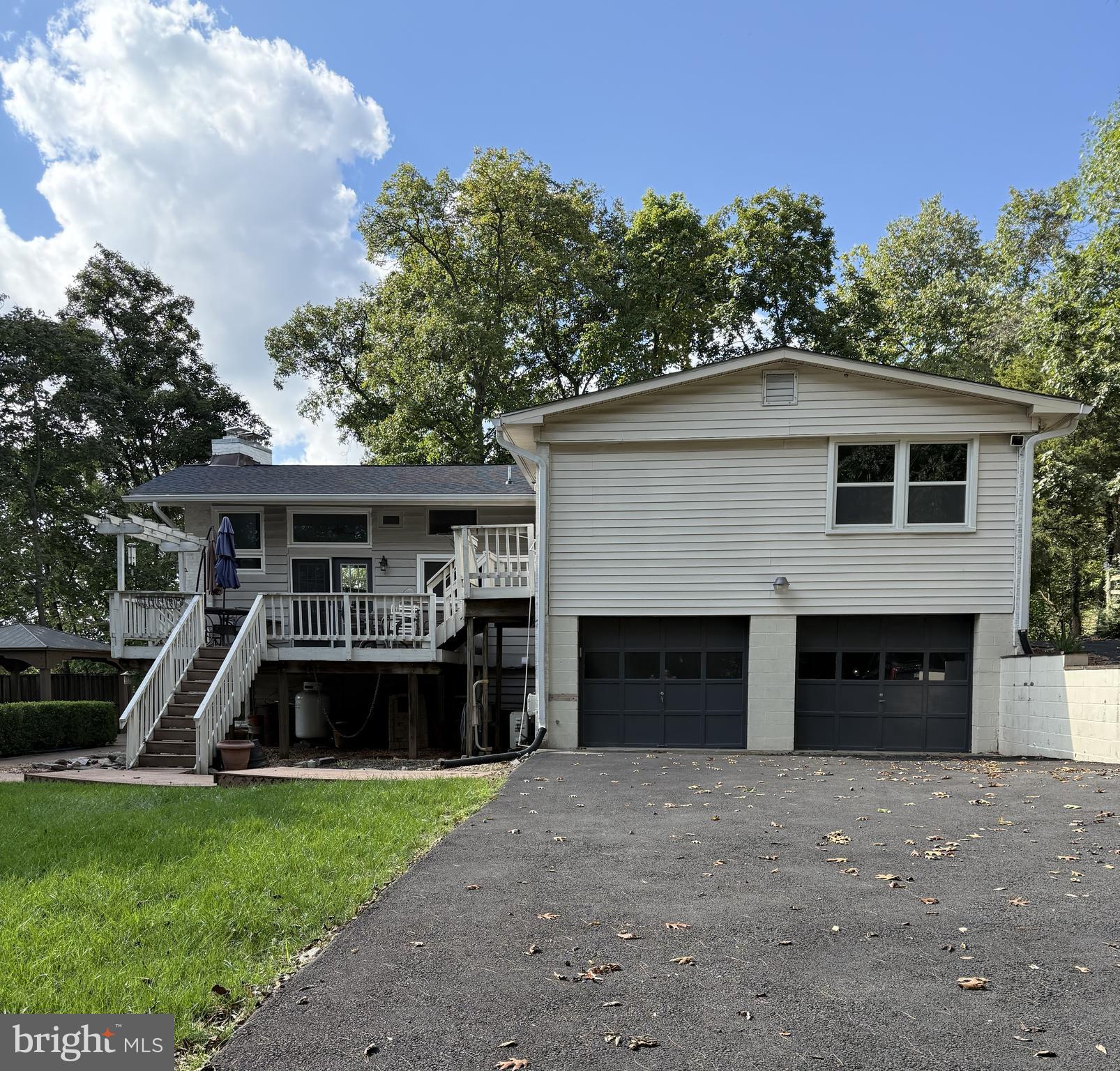 45550 LAKESIDE DRIVE
