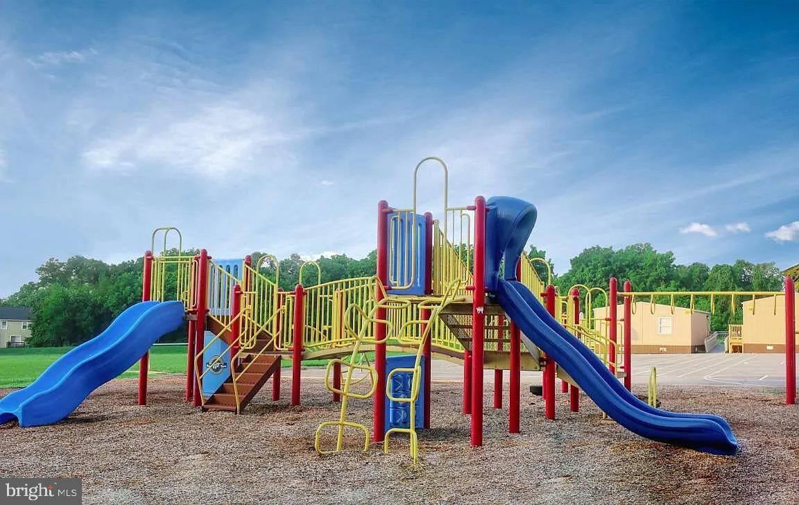 TREOVER CONDOMINIUM - Residential