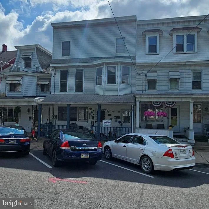 136 S Market Street