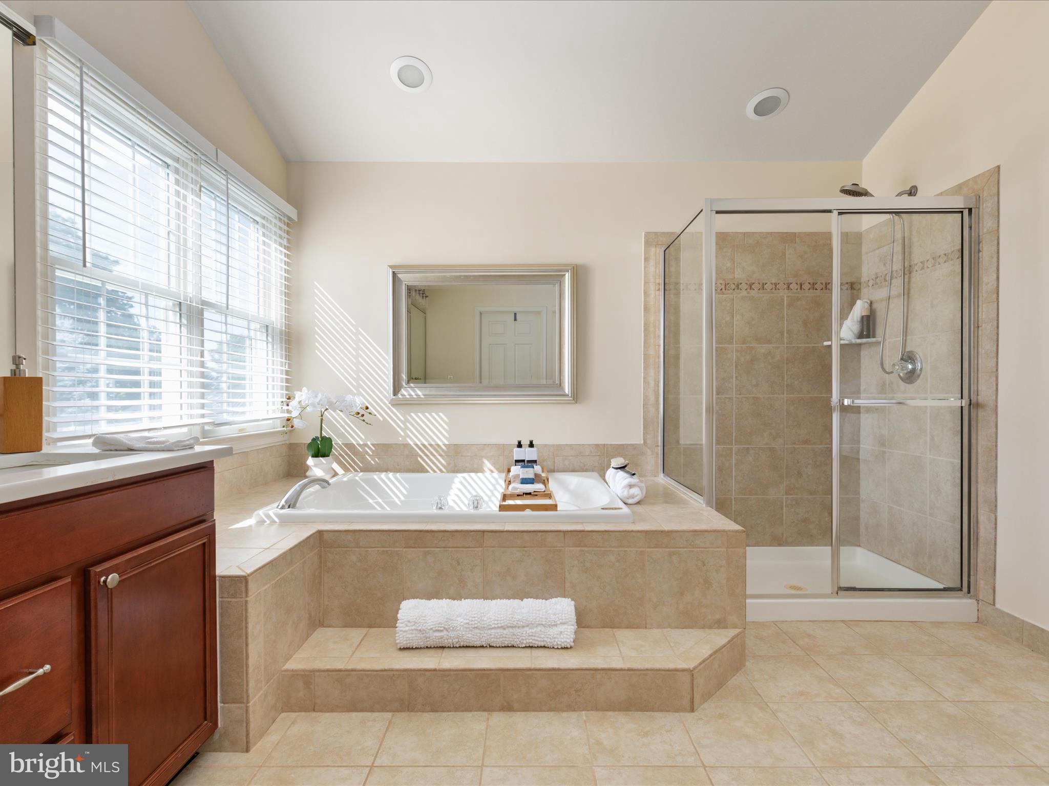 FAIR OAKS CHASE - Residential