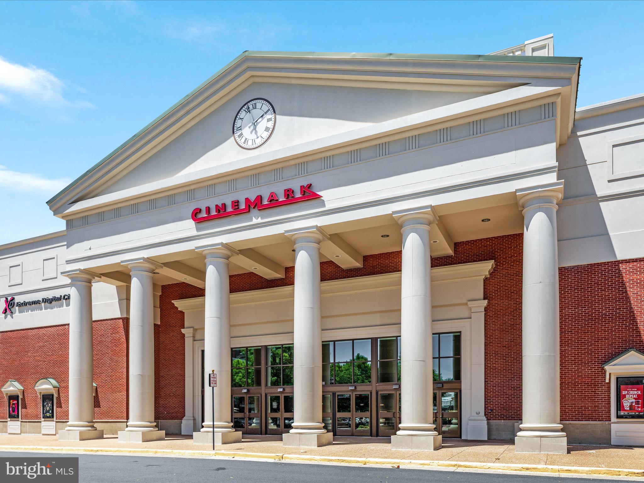 FAIR OAKS CHASE - Residential