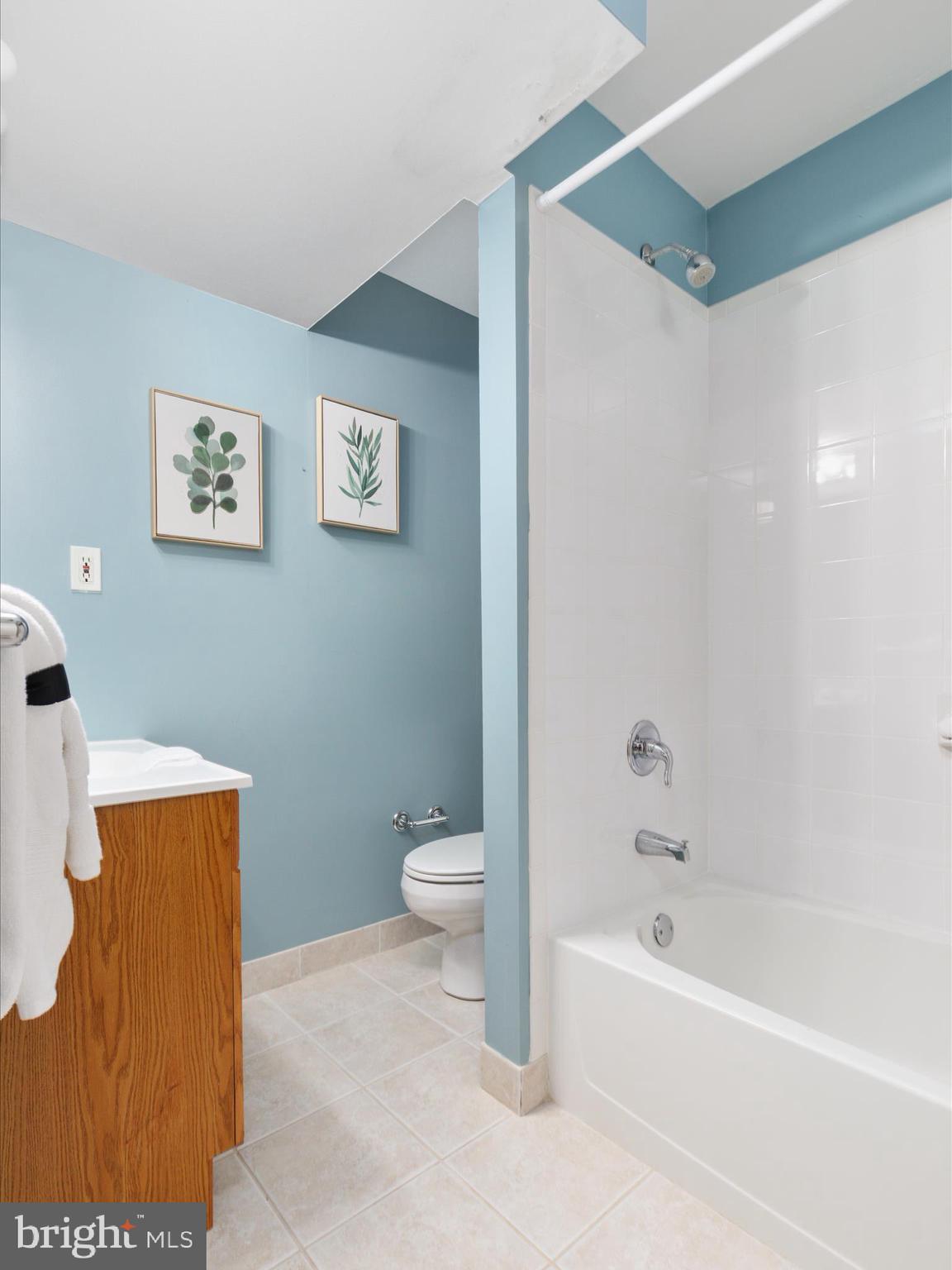 FAIR OAKS CHASE - Residential