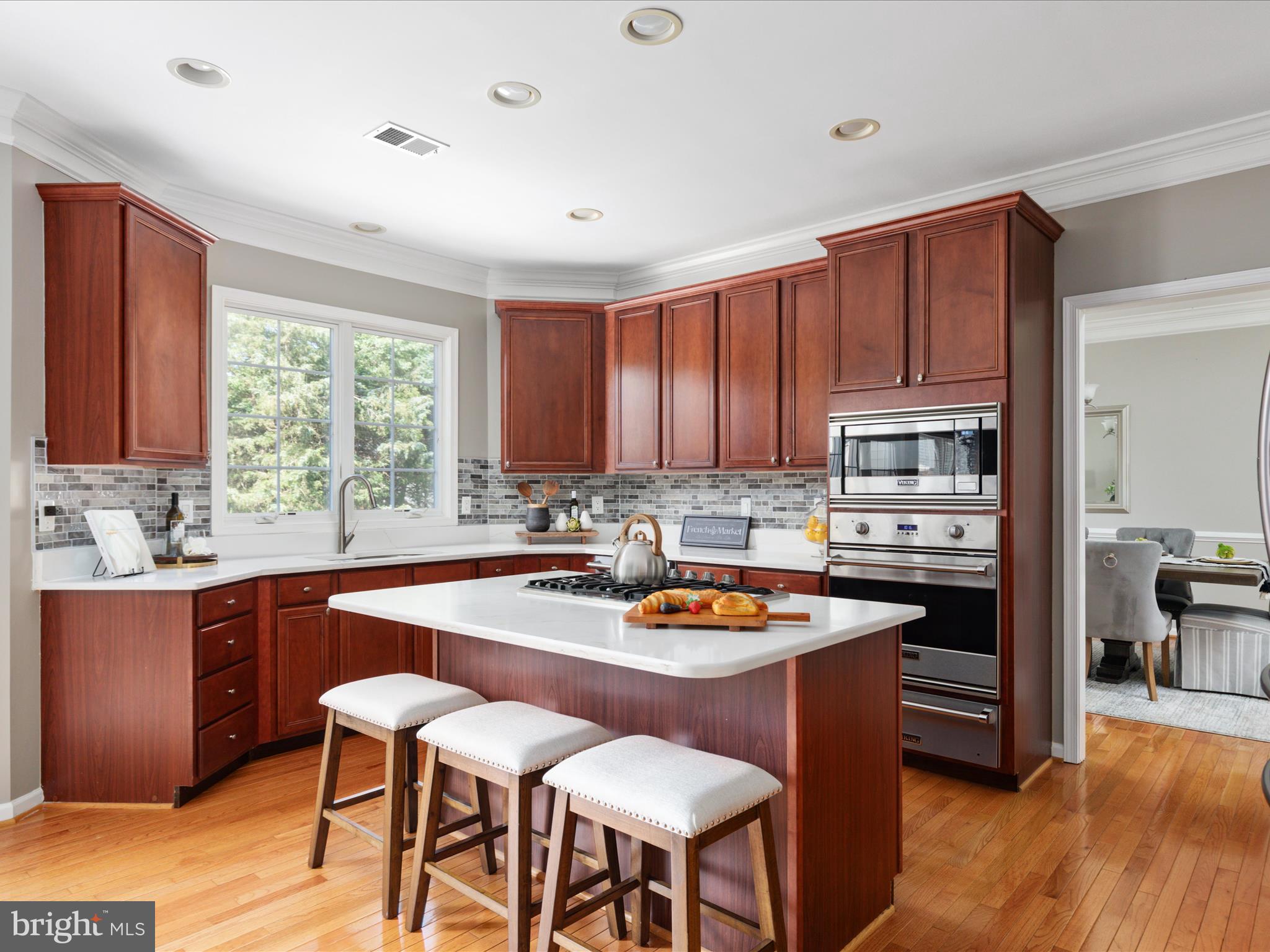 FAIR OAKS CHASE - Residential