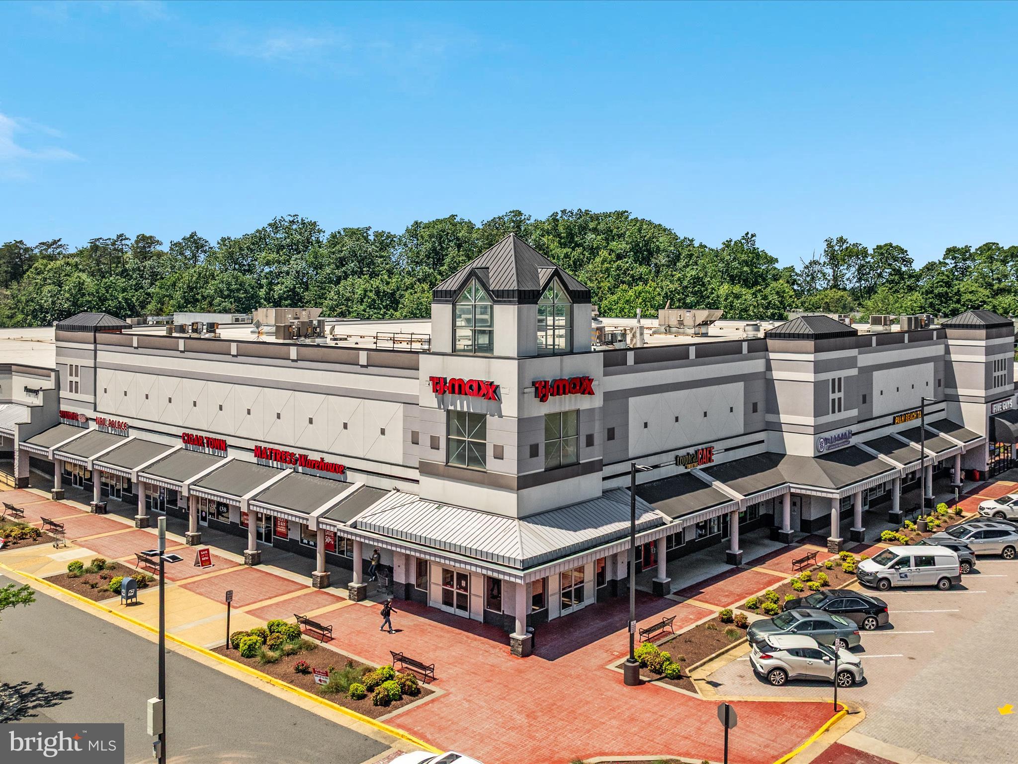 FAIR OAKS CHASE - Residential