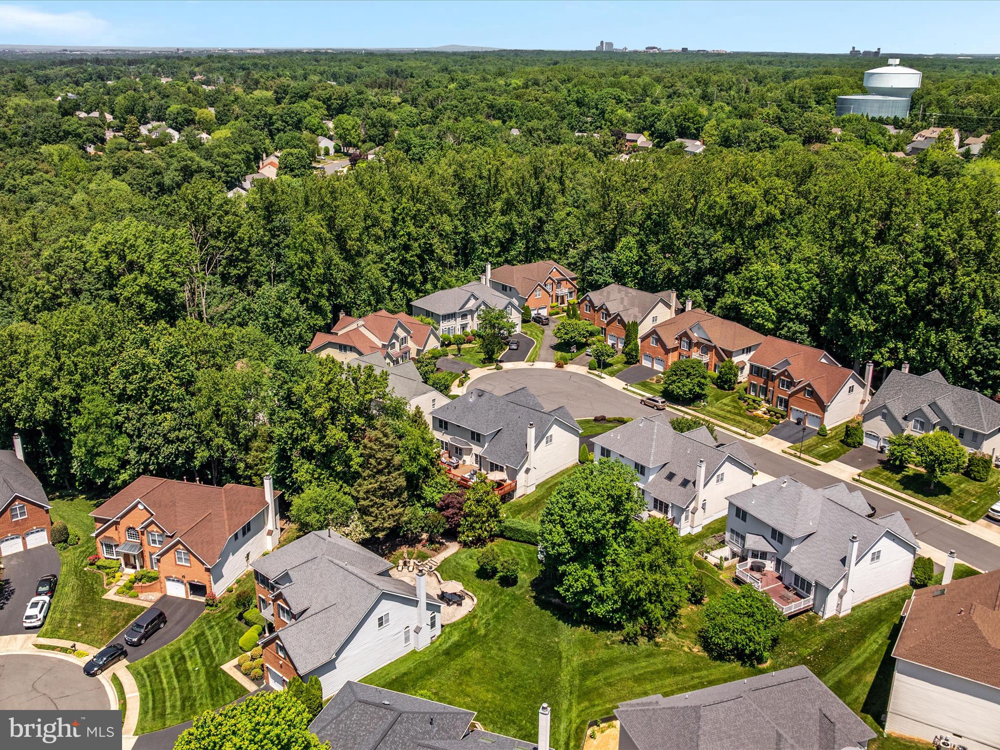 FAIR OAKS CHASE - Residential