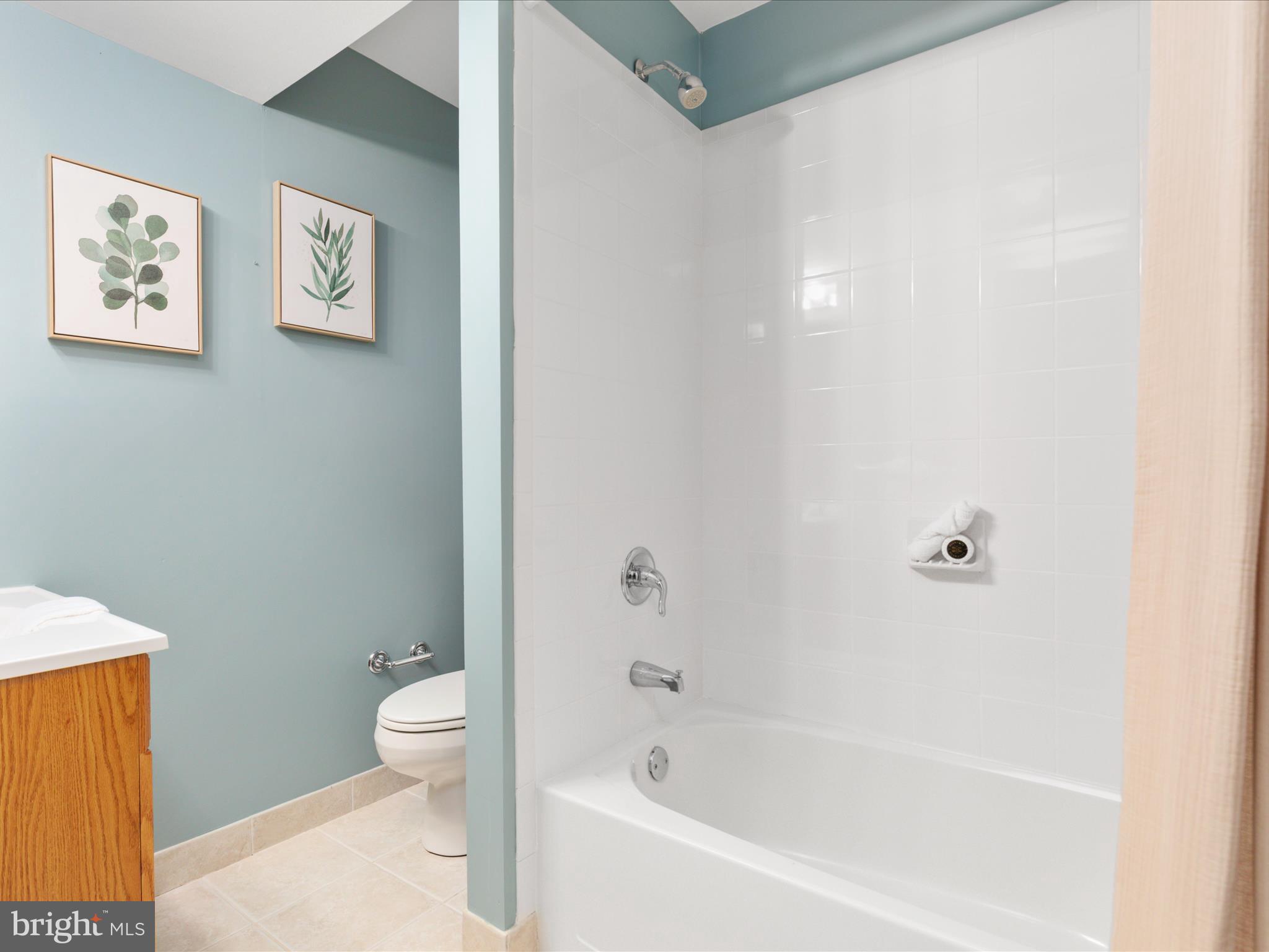 FAIR OAKS CHASE - Residential