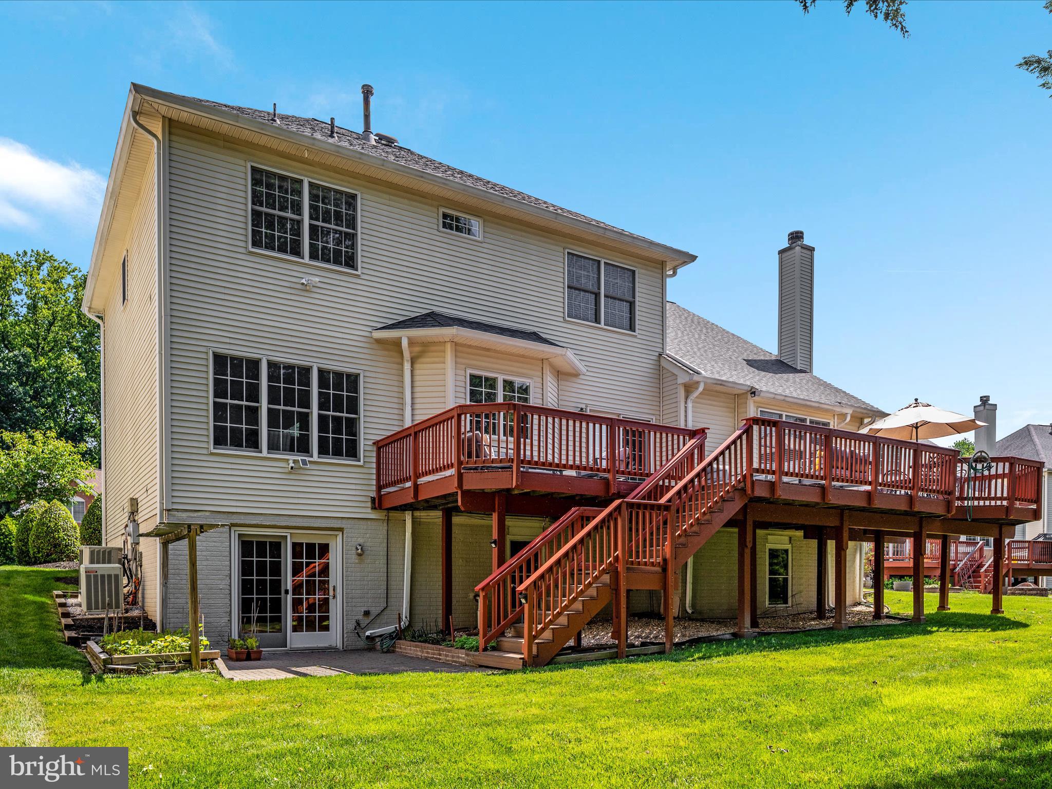 FAIR OAKS CHASE - Residential