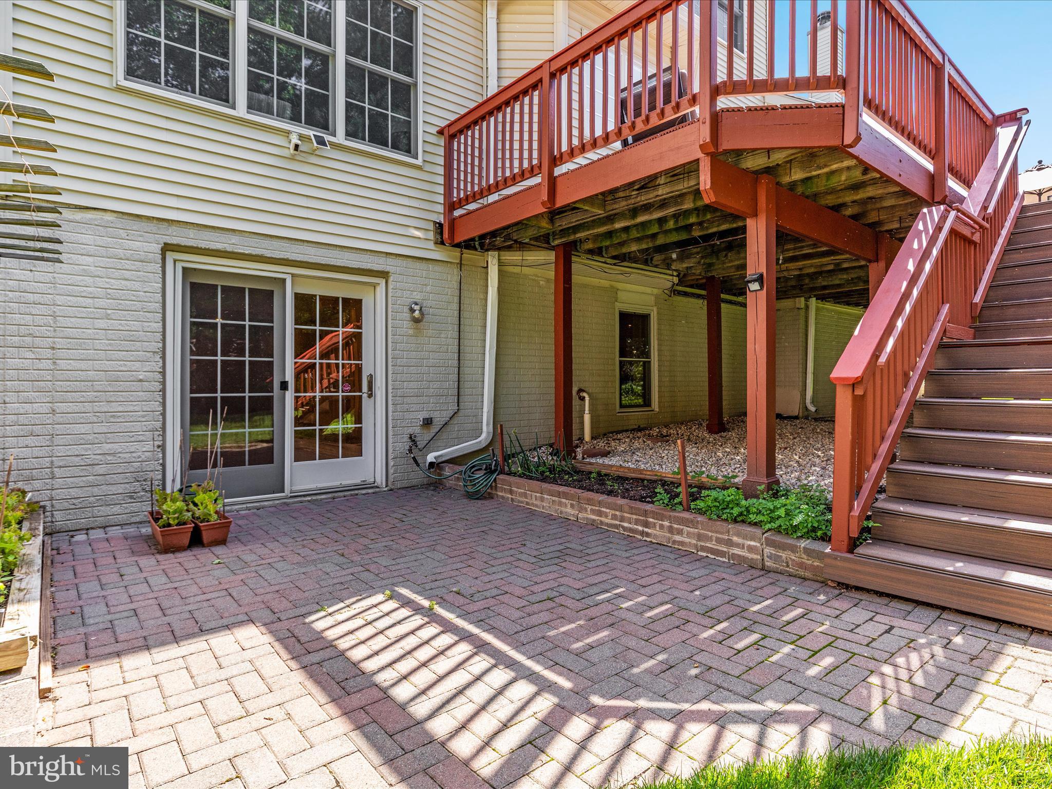 FAIR OAKS CHASE - Residential