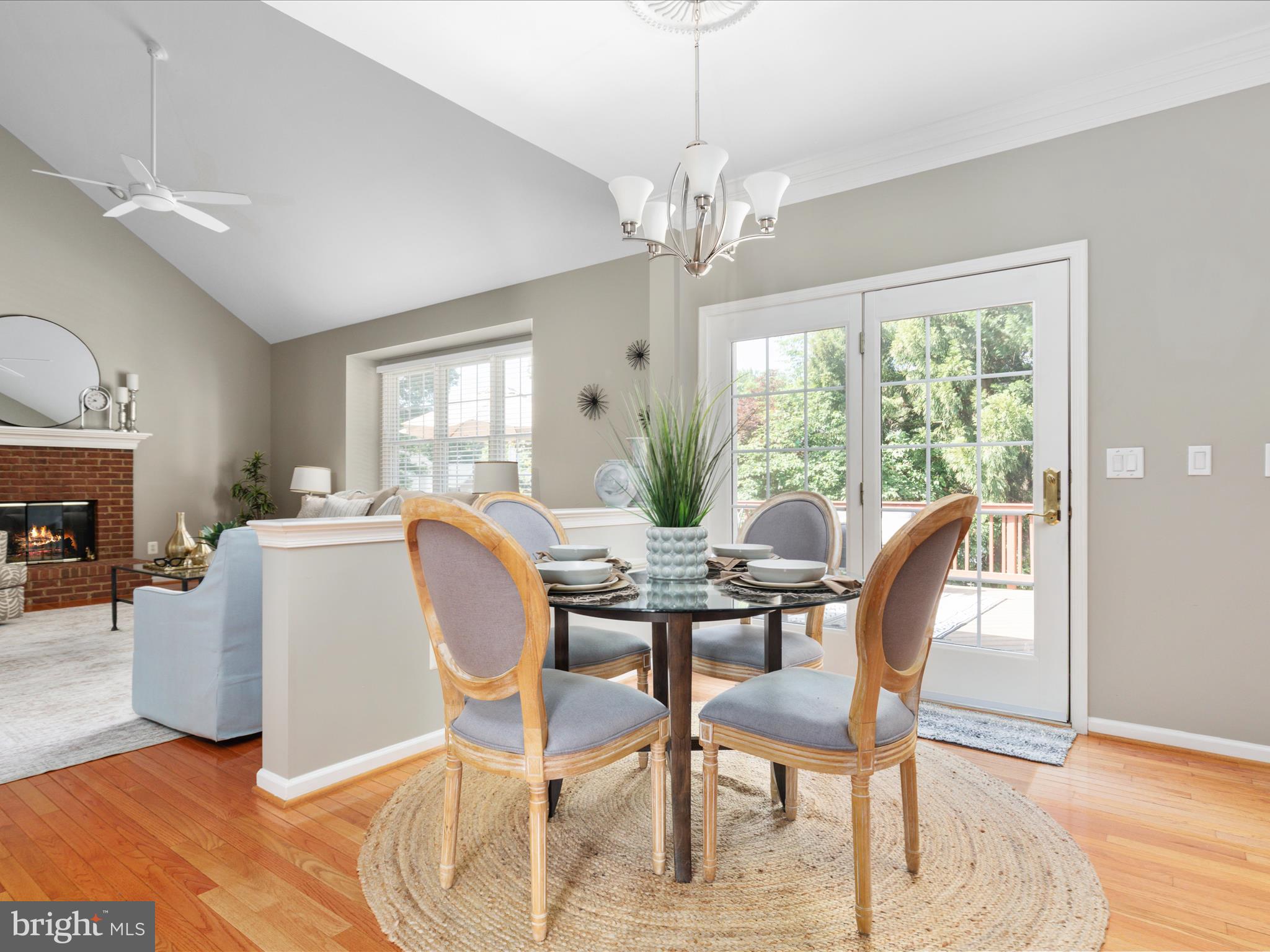 FAIR OAKS CHASE - Residential