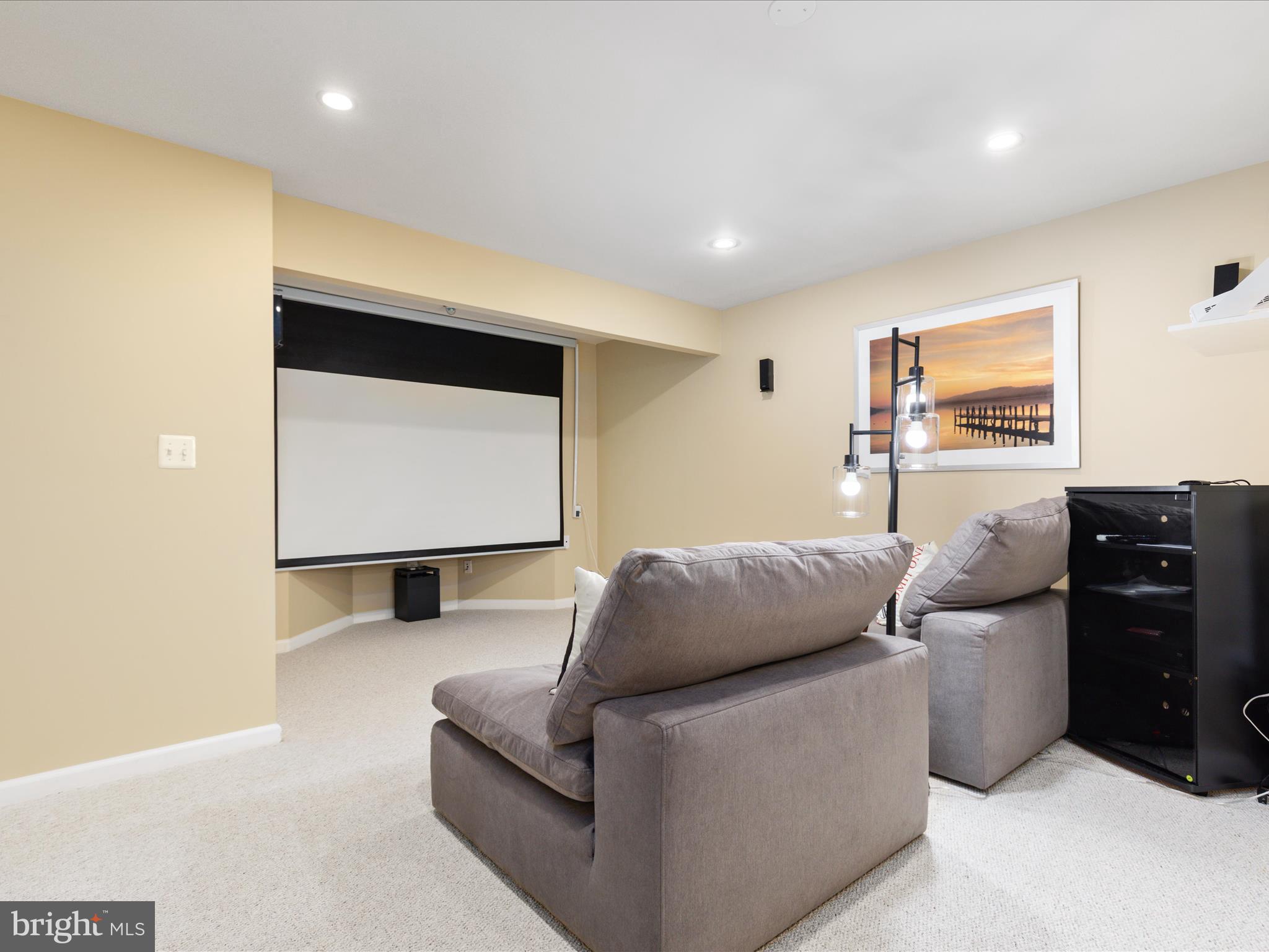 FAIR OAKS CHASE - Residential