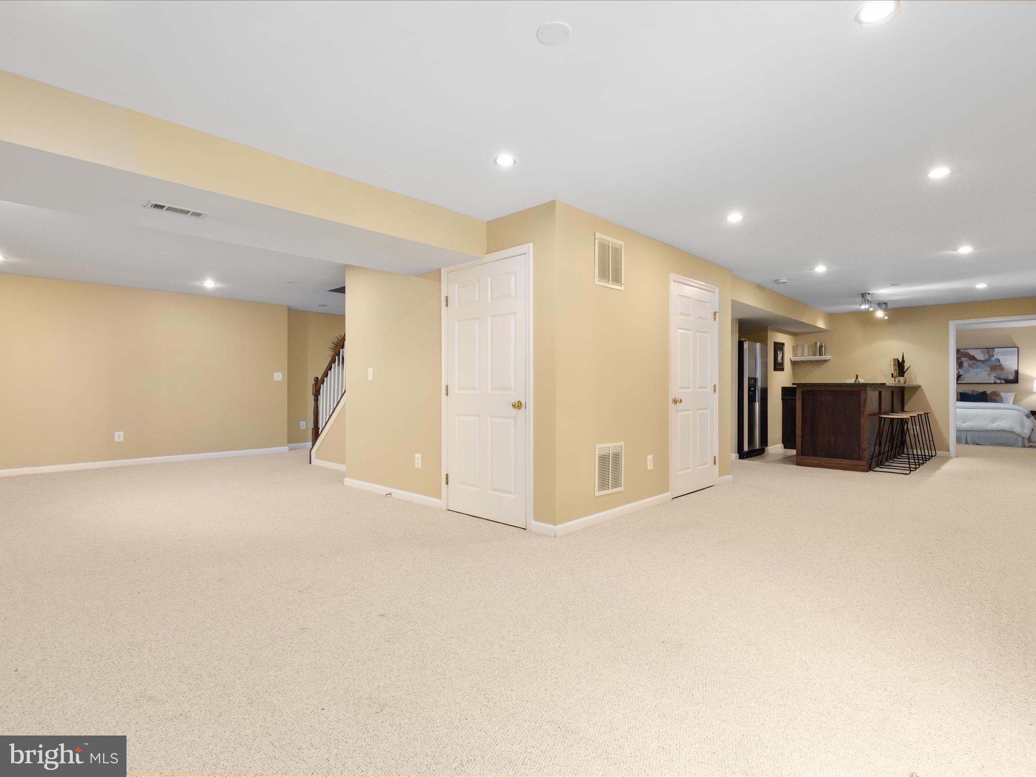 FAIR OAKS CHASE - Residential