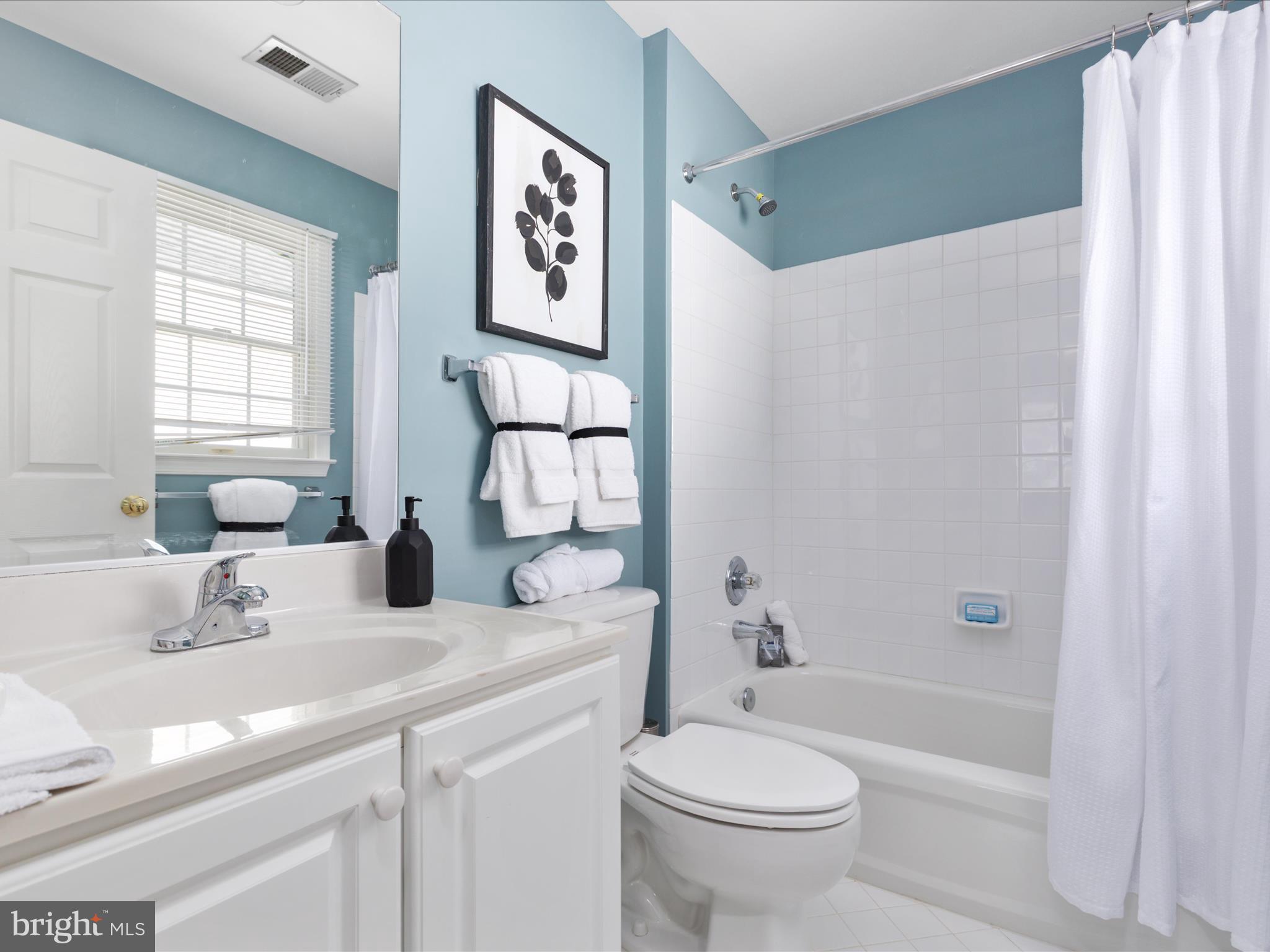 FAIR OAKS CHASE - Residential