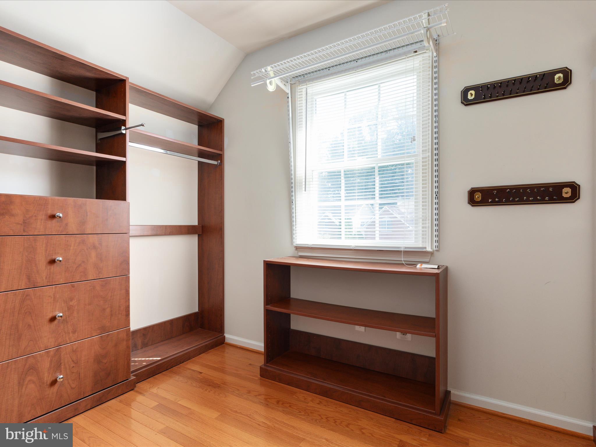 FAIR OAKS CHASE - Residential