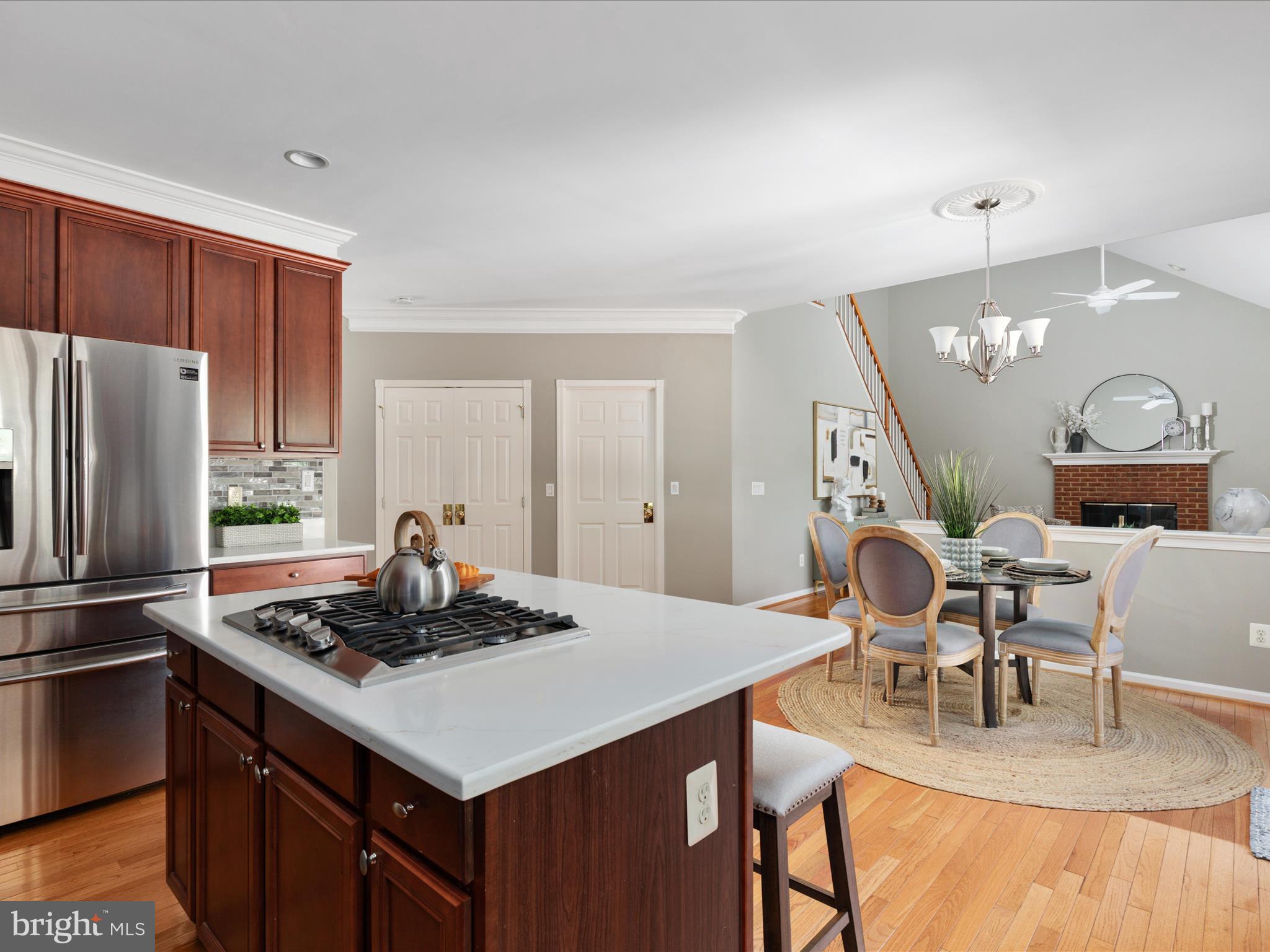 FAIR OAKS CHASE - Residential