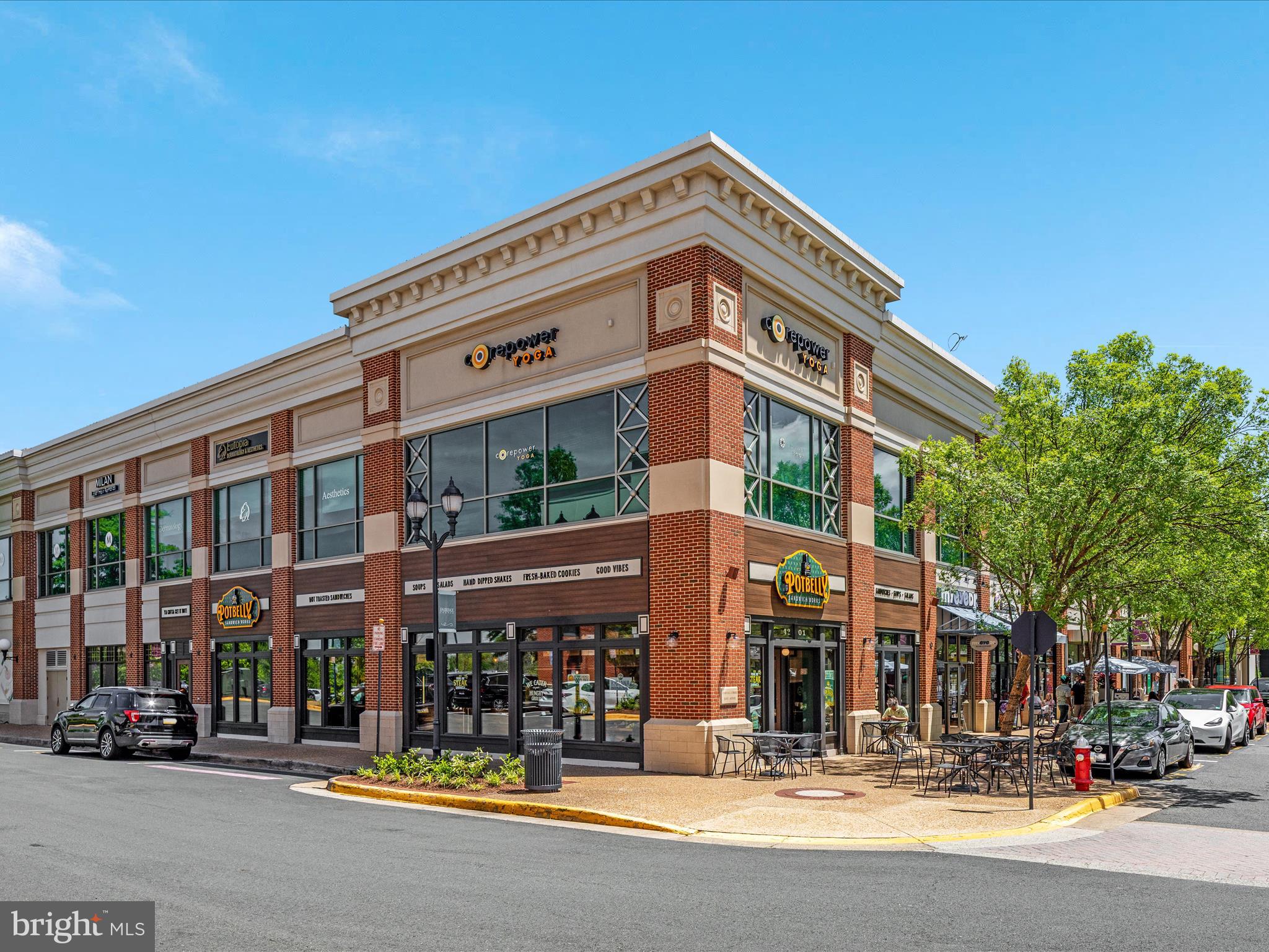 FAIR OAKS CHASE - Residential