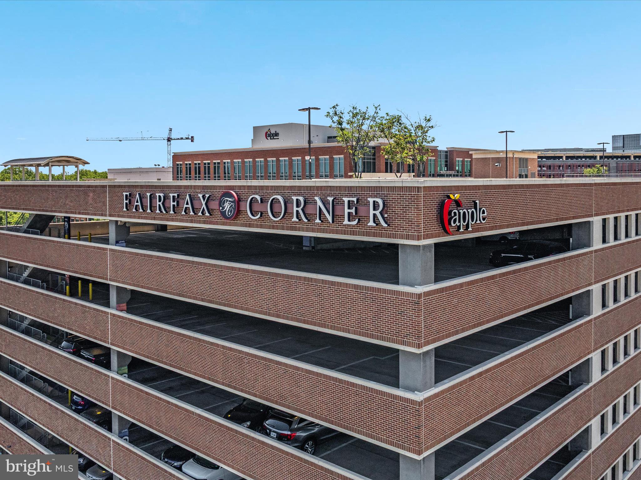 FAIR OAKS CHASE - Residential