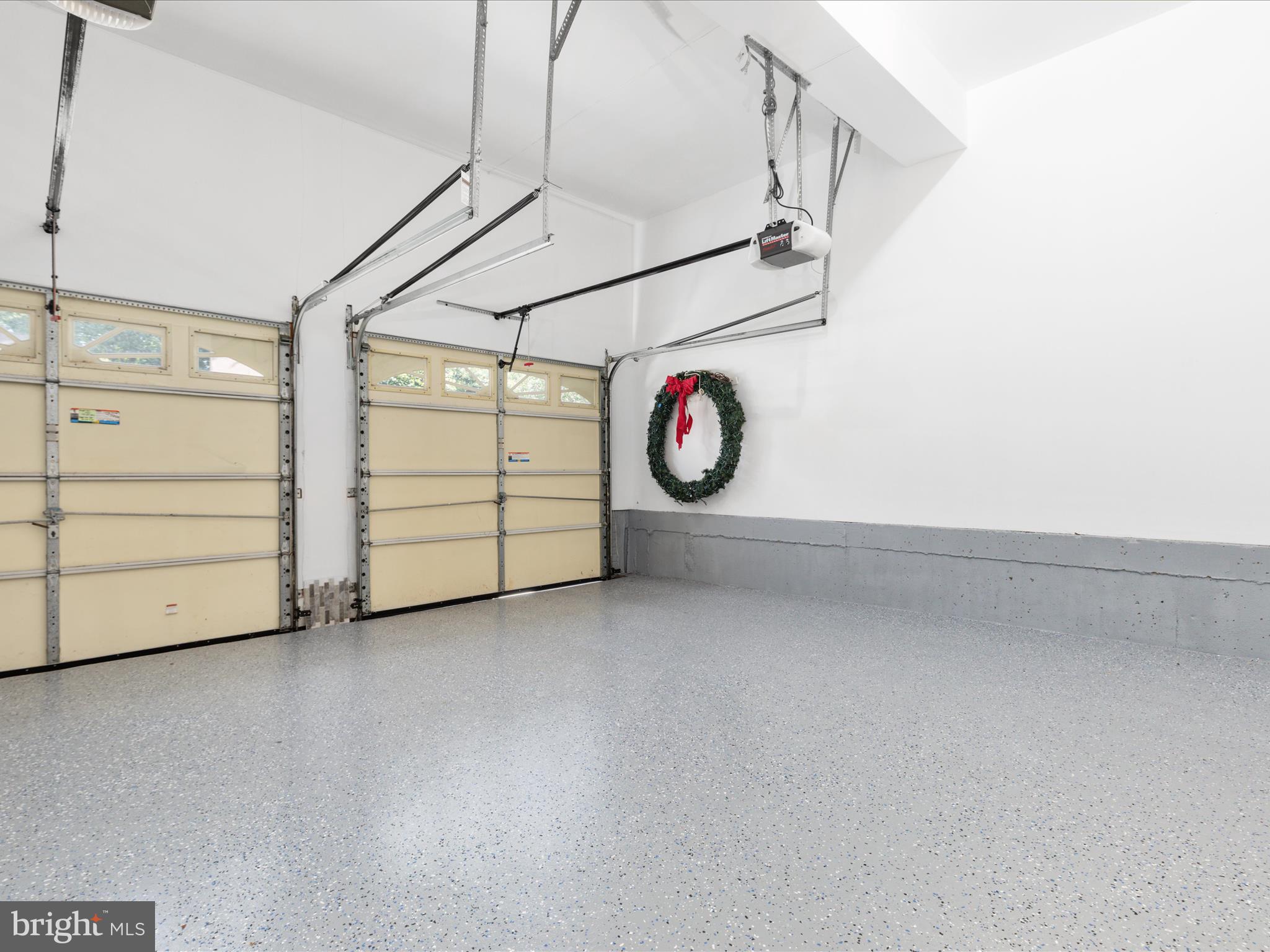 FAIR OAKS CHASE - Residential